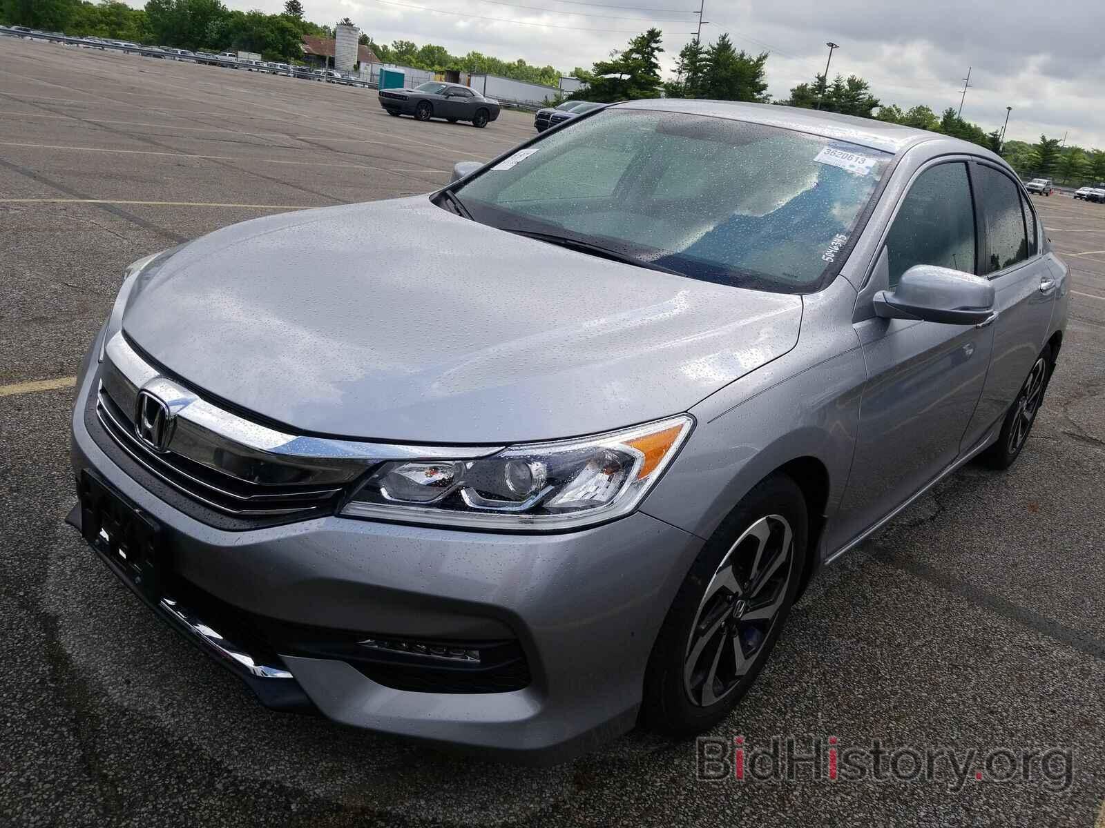 Photo 1HGCR2F7XHA193672 - Honda Accord Sedan 2017