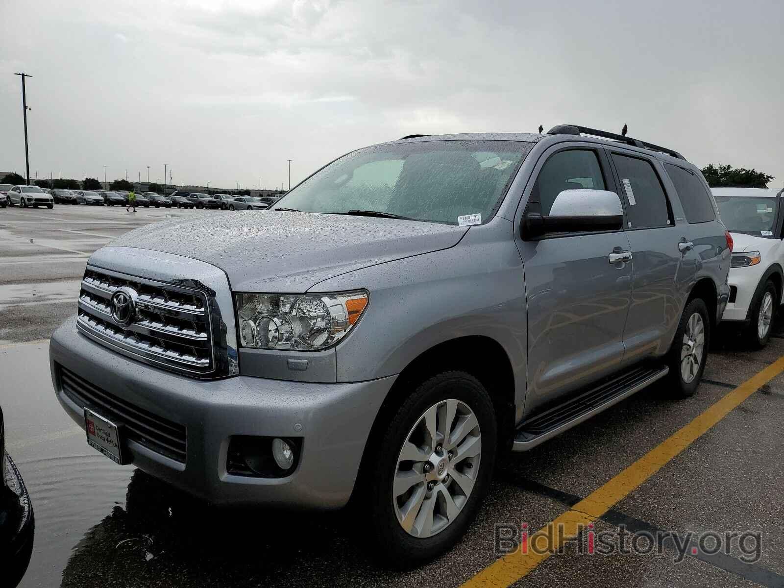 Photo 5TDKY5G12HS066779 - Toyota Sequoia 2017