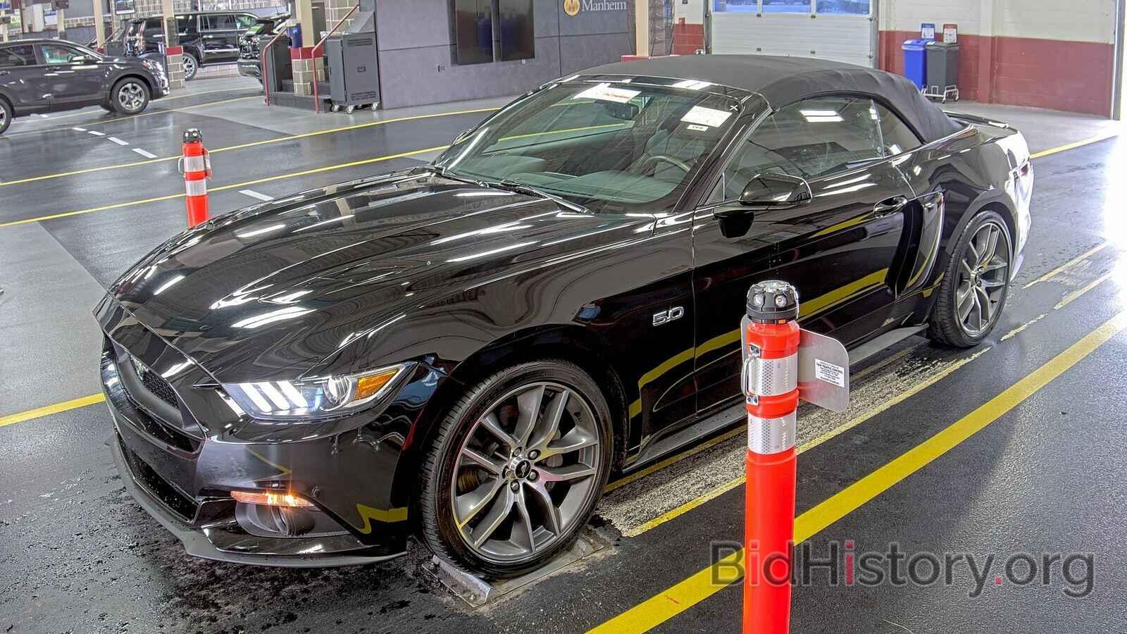 Photo 1FATP8FF8F5429990 - Ford Mustang 2015