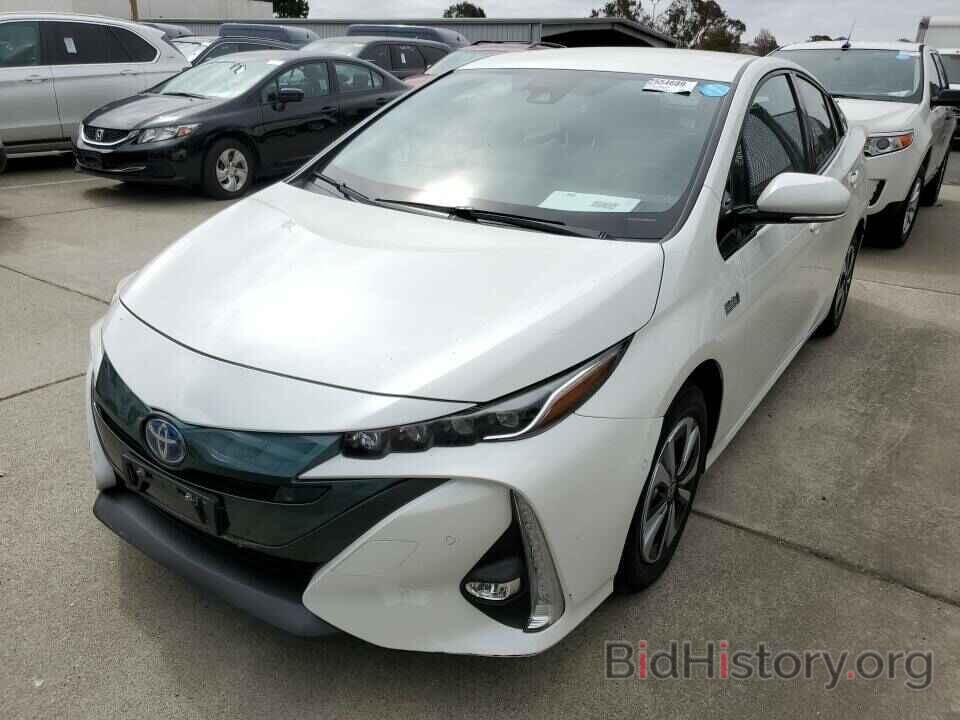 Фотография JTDKARFP4H3003959 - Toyota Prius Prime 2017