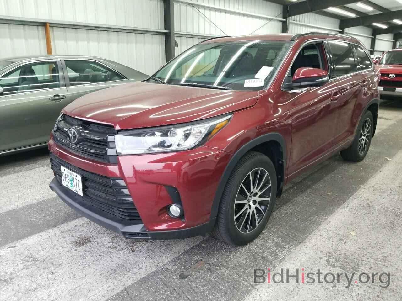 Photo 5TDJZRFH8JS539315 - Toyota Highlander 2018