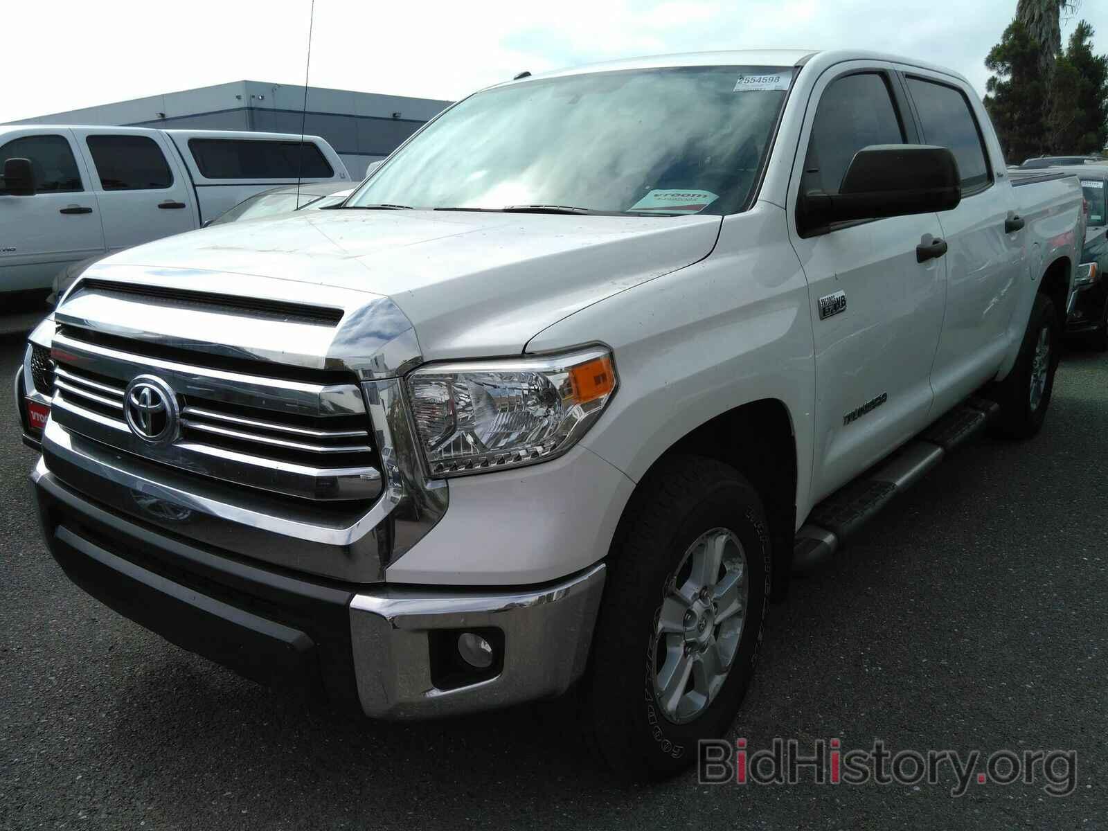 Photo 5TFDW5F18GX574019 - Toyota Tundra 4WD Truck 2016