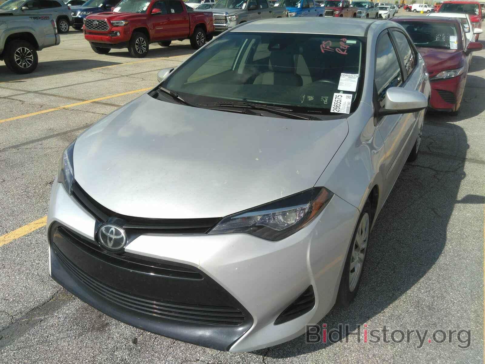 Photo 5YFBURHE1HP699643 - Toyota Corolla LE 2017