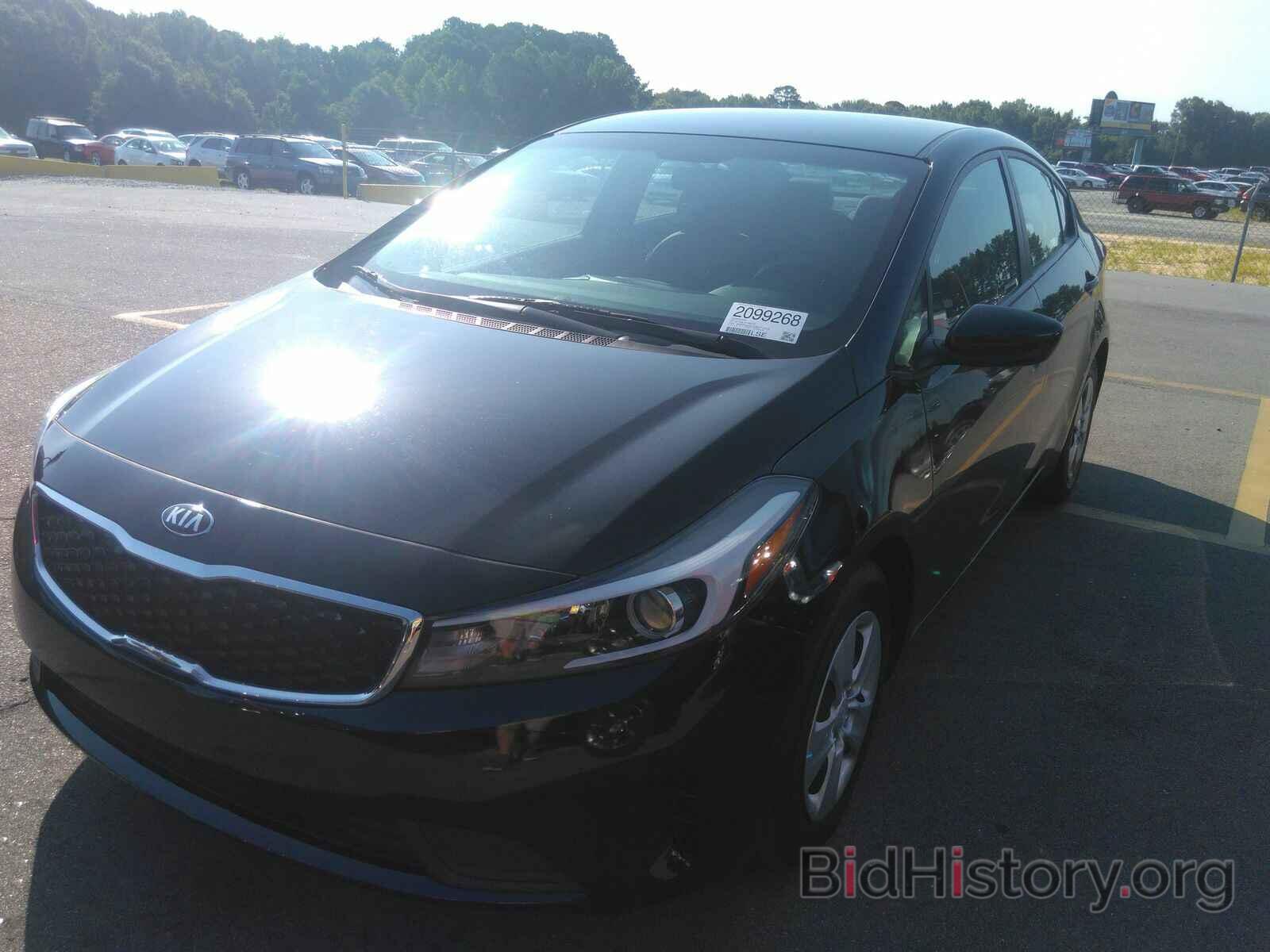 Photo 3KPFK4A73JE271215 - Kia Forte LX 2018