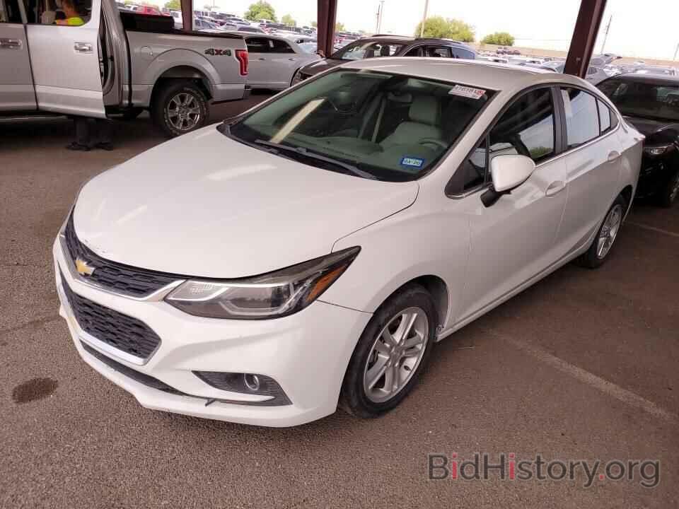 Photo 1G1BE5SM9H7111830 - Chevrolet Cruze 2017