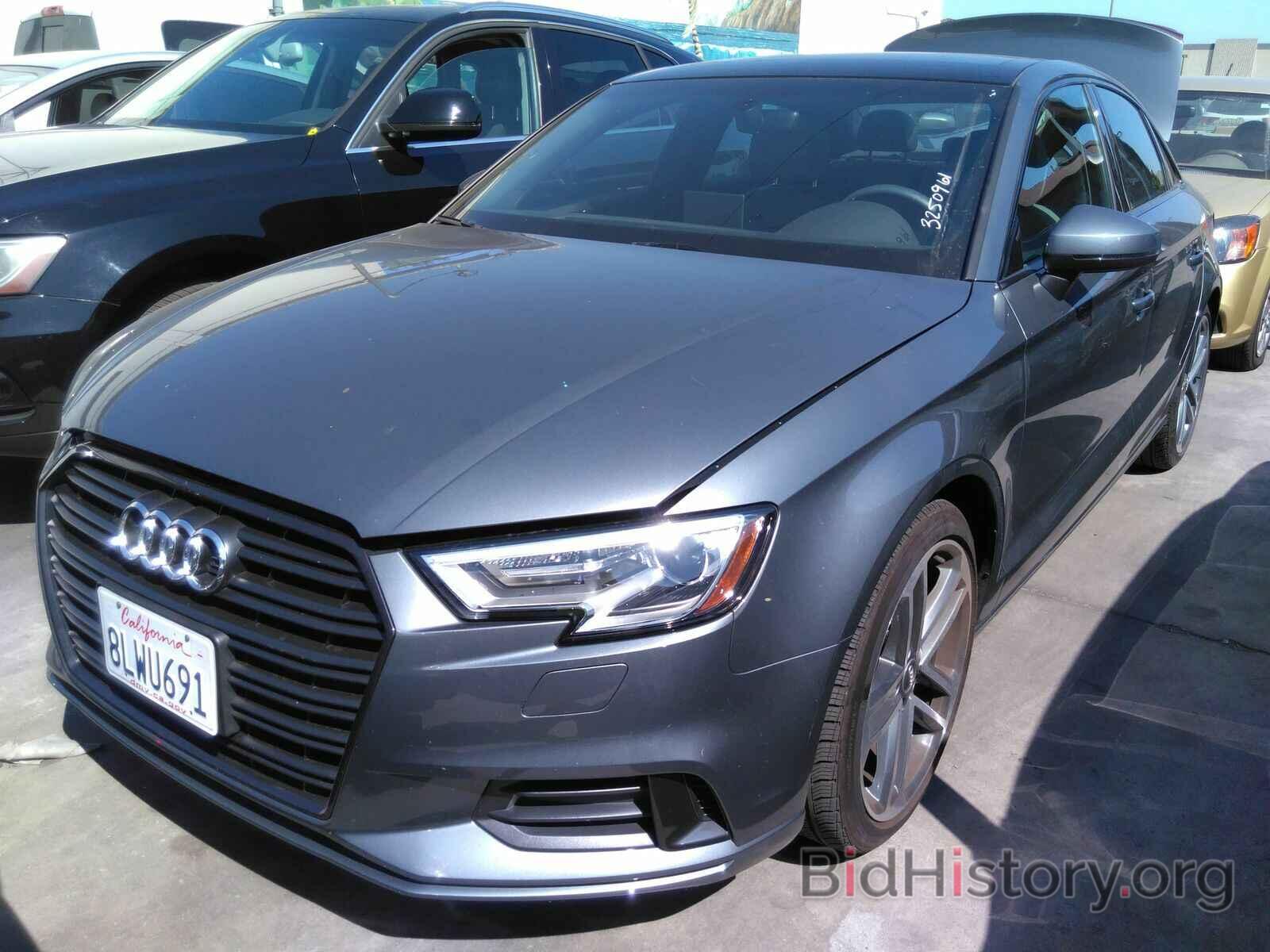 Photo WAUAUGFF4KA101372 - Audi A3 Sedan 2019