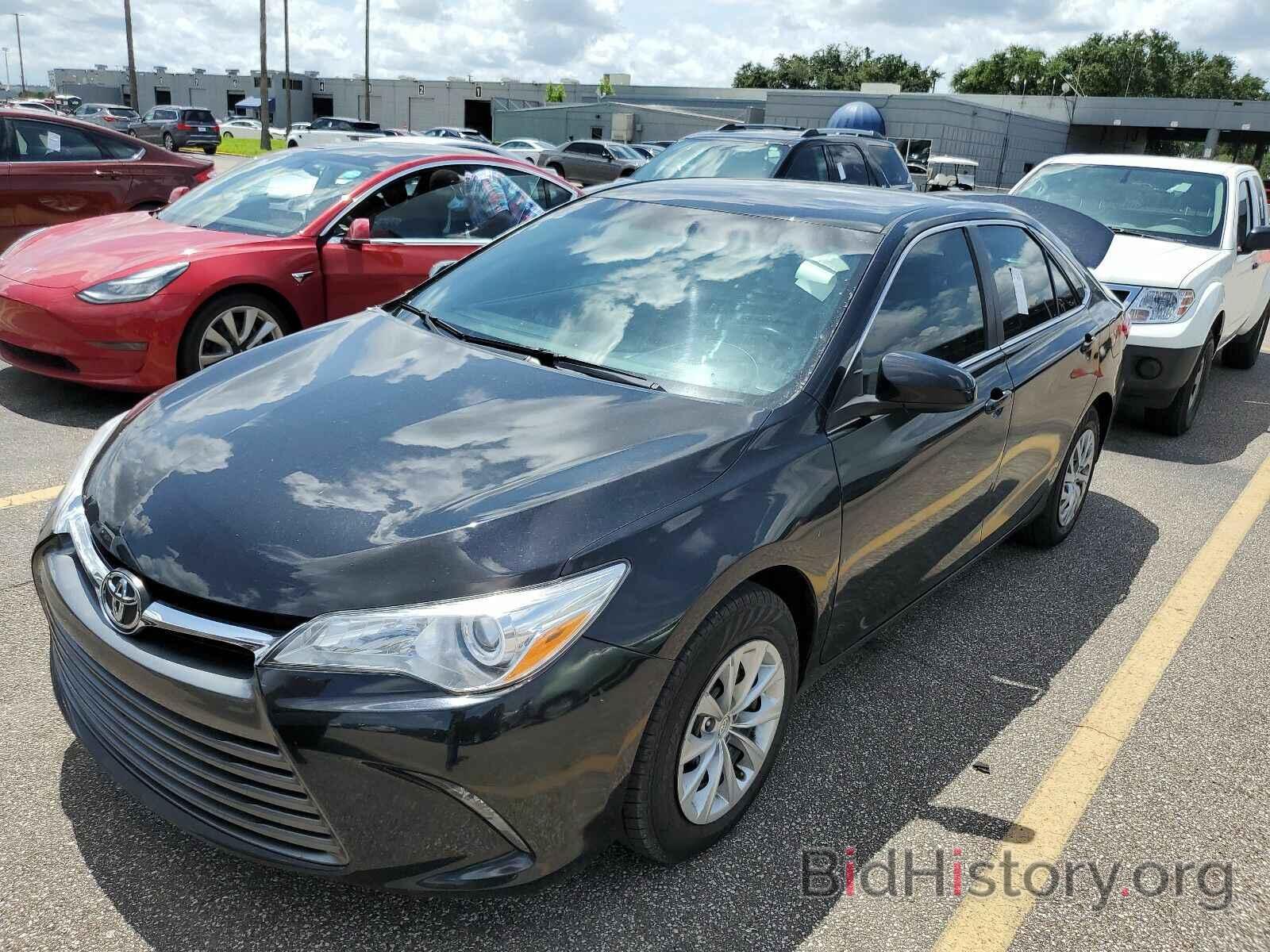 Photo 4T1BF1FKXHU371740 - Toyota Camry LE 2017