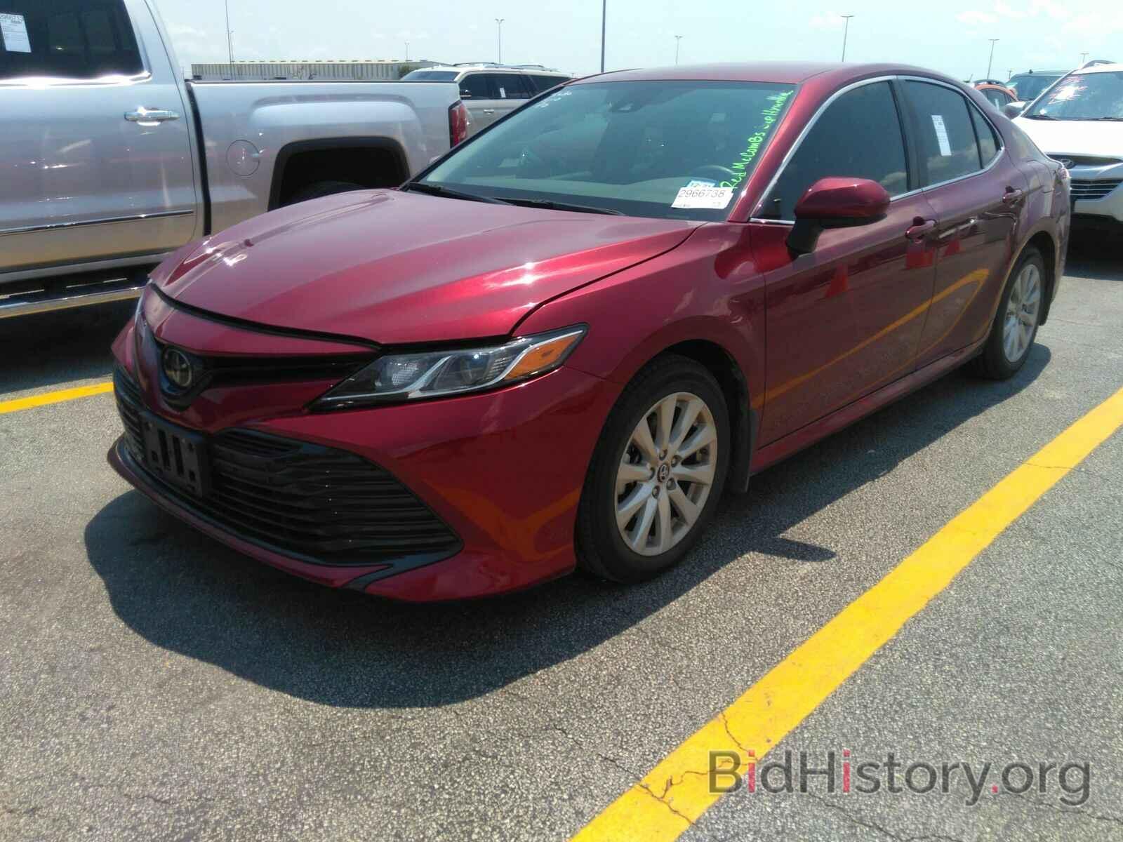 Photo 4T1B11HK1KU700943 - Toyota Camry LE 2019