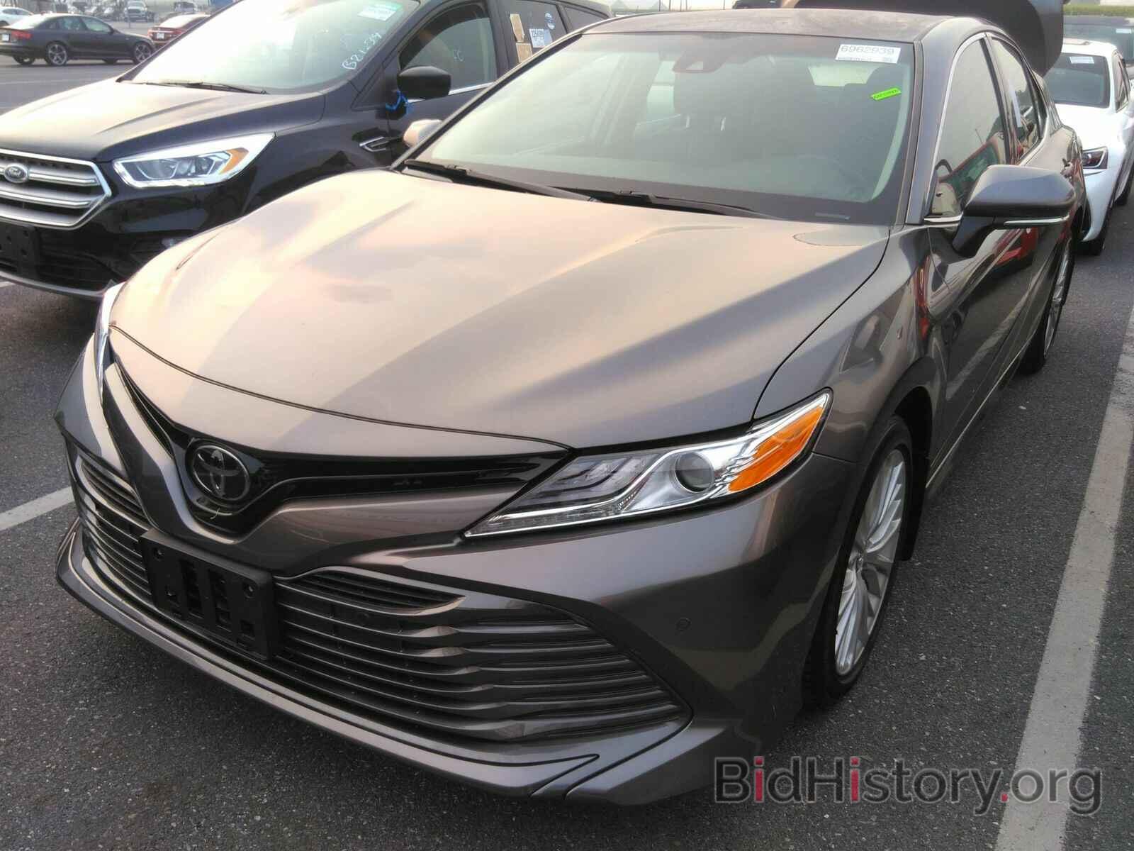 Photo 4T1B11HK7JU105299 - Toyota Camry 2018