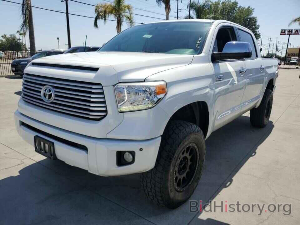 Photo 5TFAY5F1XHX639726 - Toyota Tundra 4WD 2017