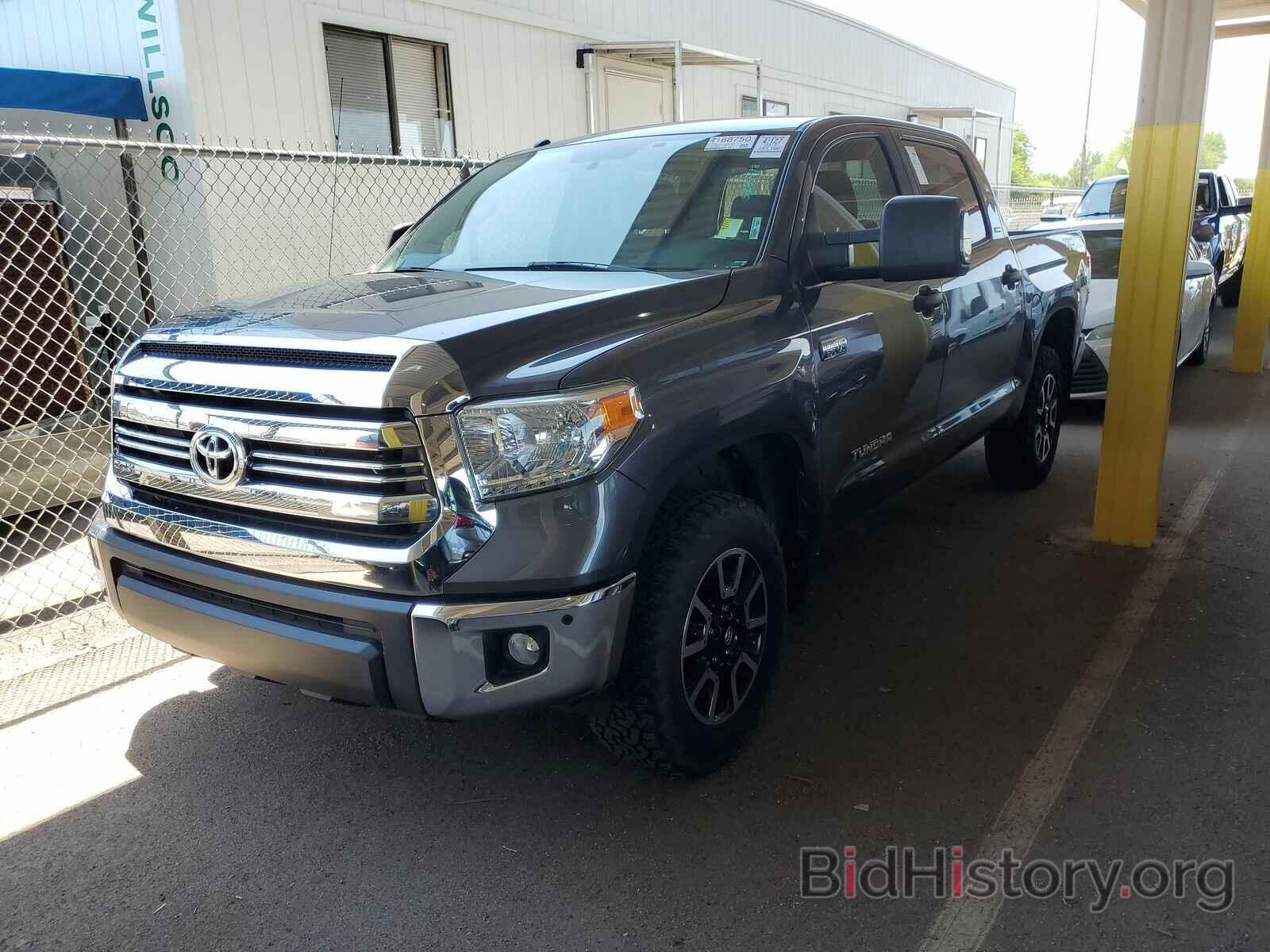 Photo 5TFDW5F1XHX637140 - Toyota Tundra 4WD 2017