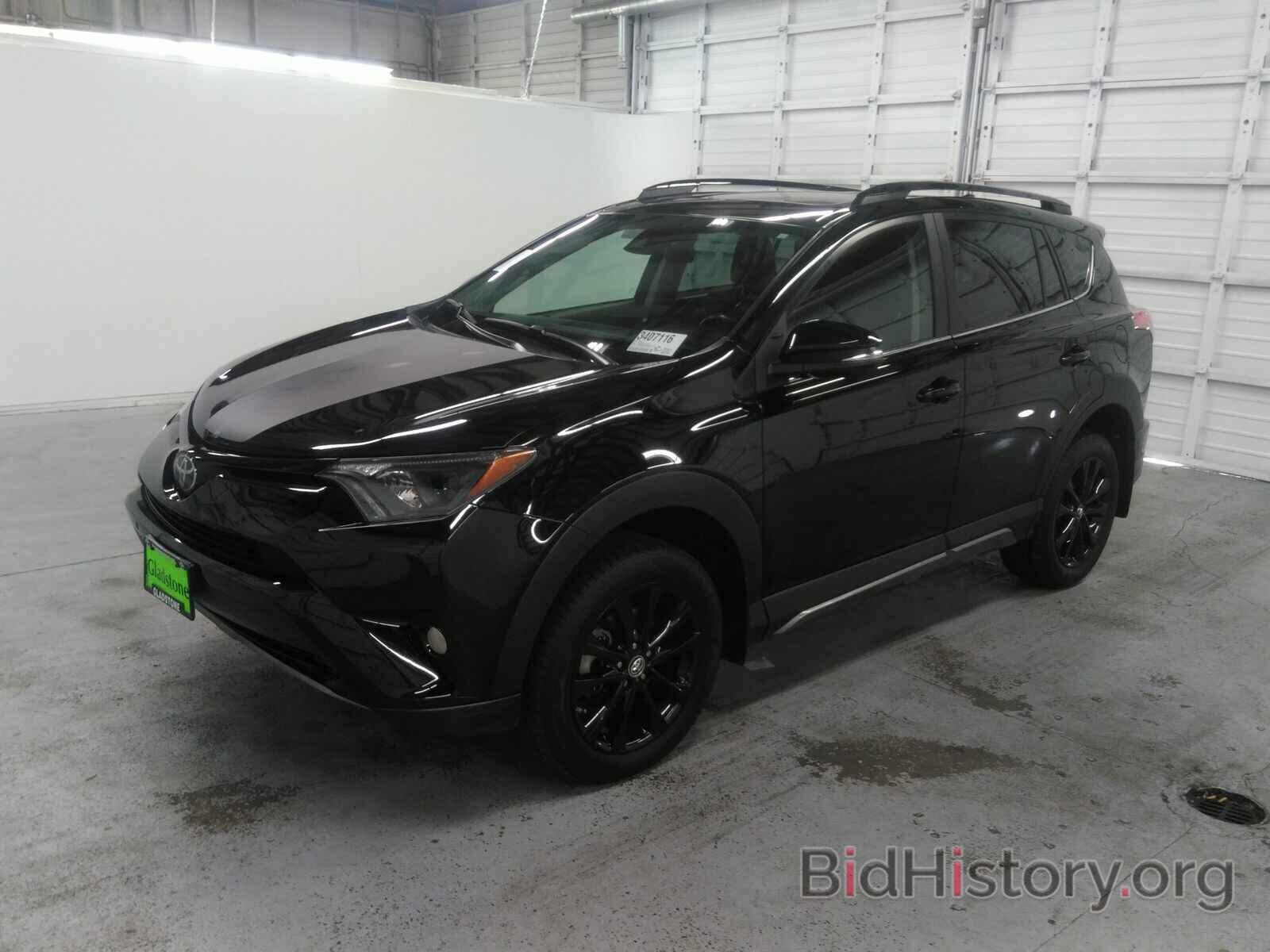 Photo 2T3RFREV4JW822019 - Toyota RAV4 Ad 2018