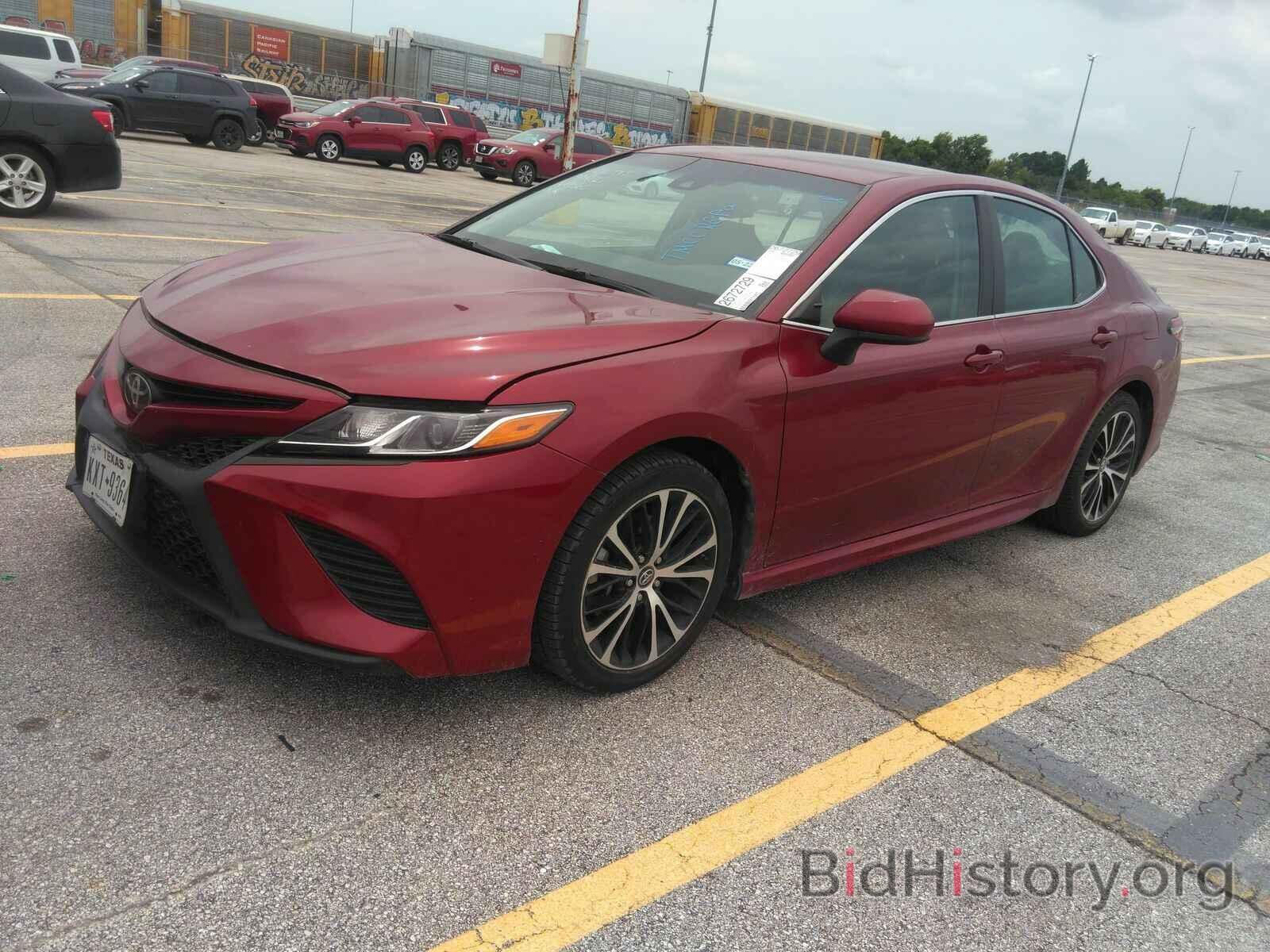 Photo 4T1B11HK9JU619560 - Toyota Camry 2018