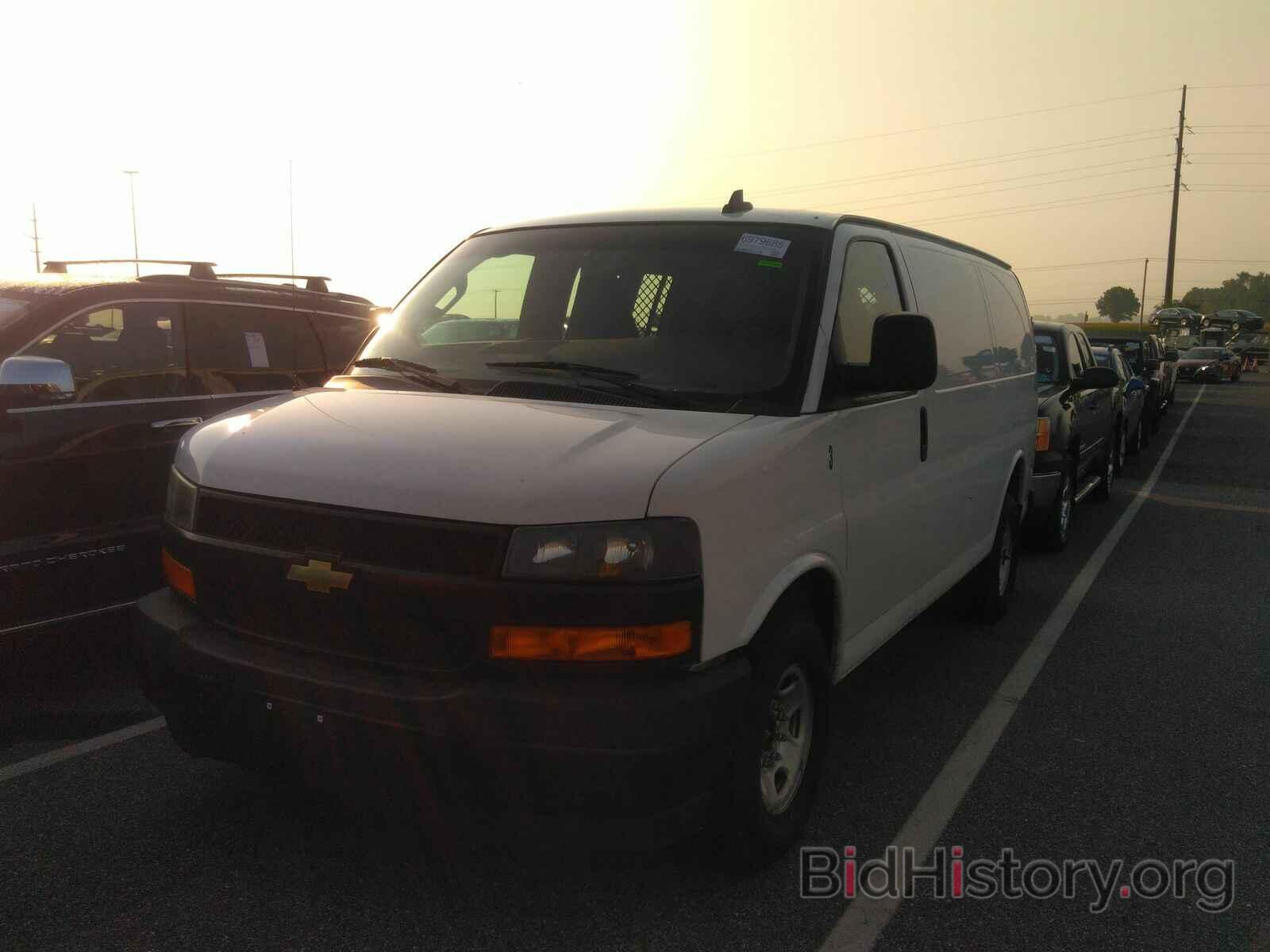 Photo 1GCWGAFP3J1309165 - Chevrolet Express Cargo Van 2018