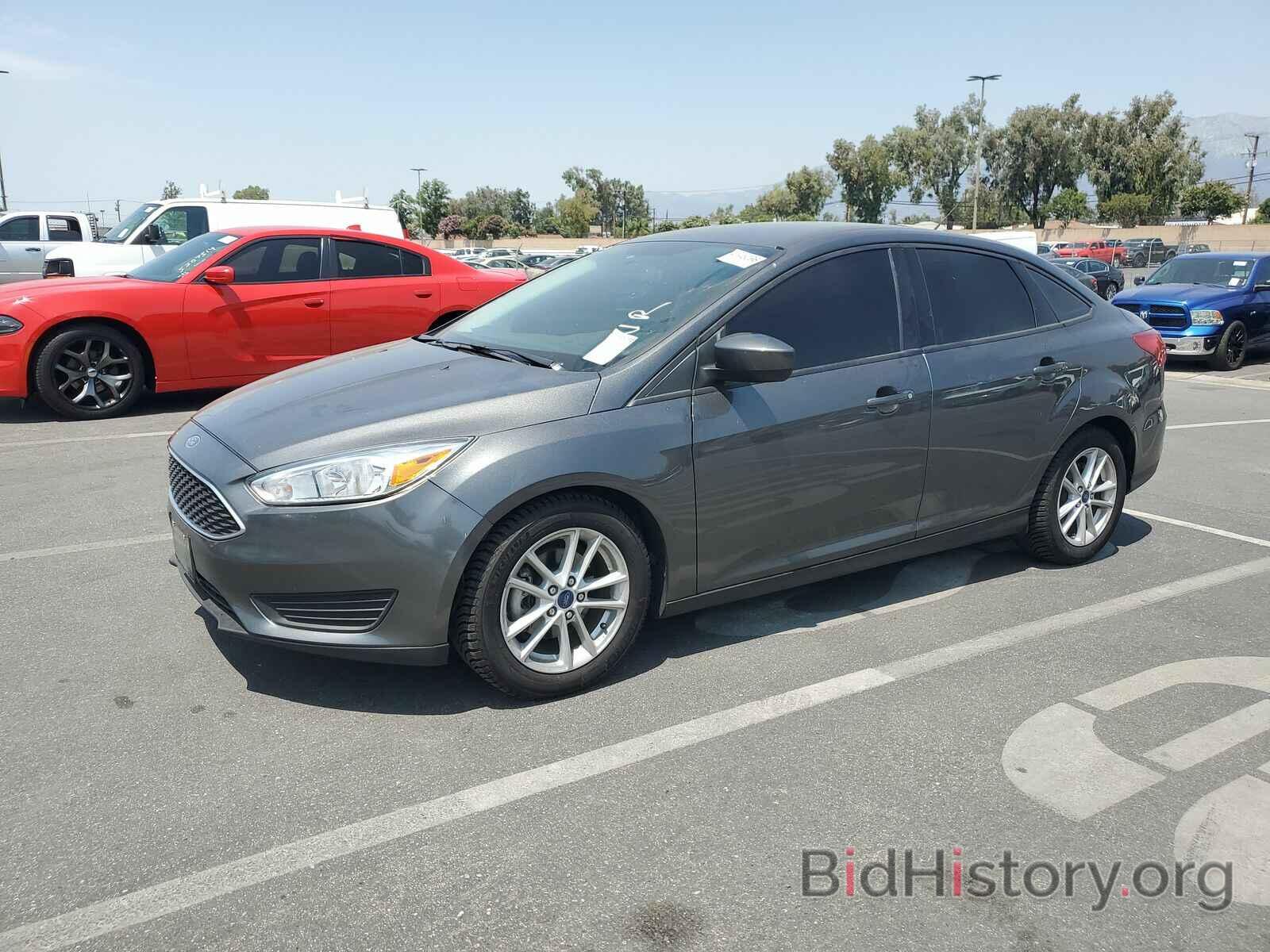 Фотография 1FADP3FE4JL322504 - Ford Focus SE 2018