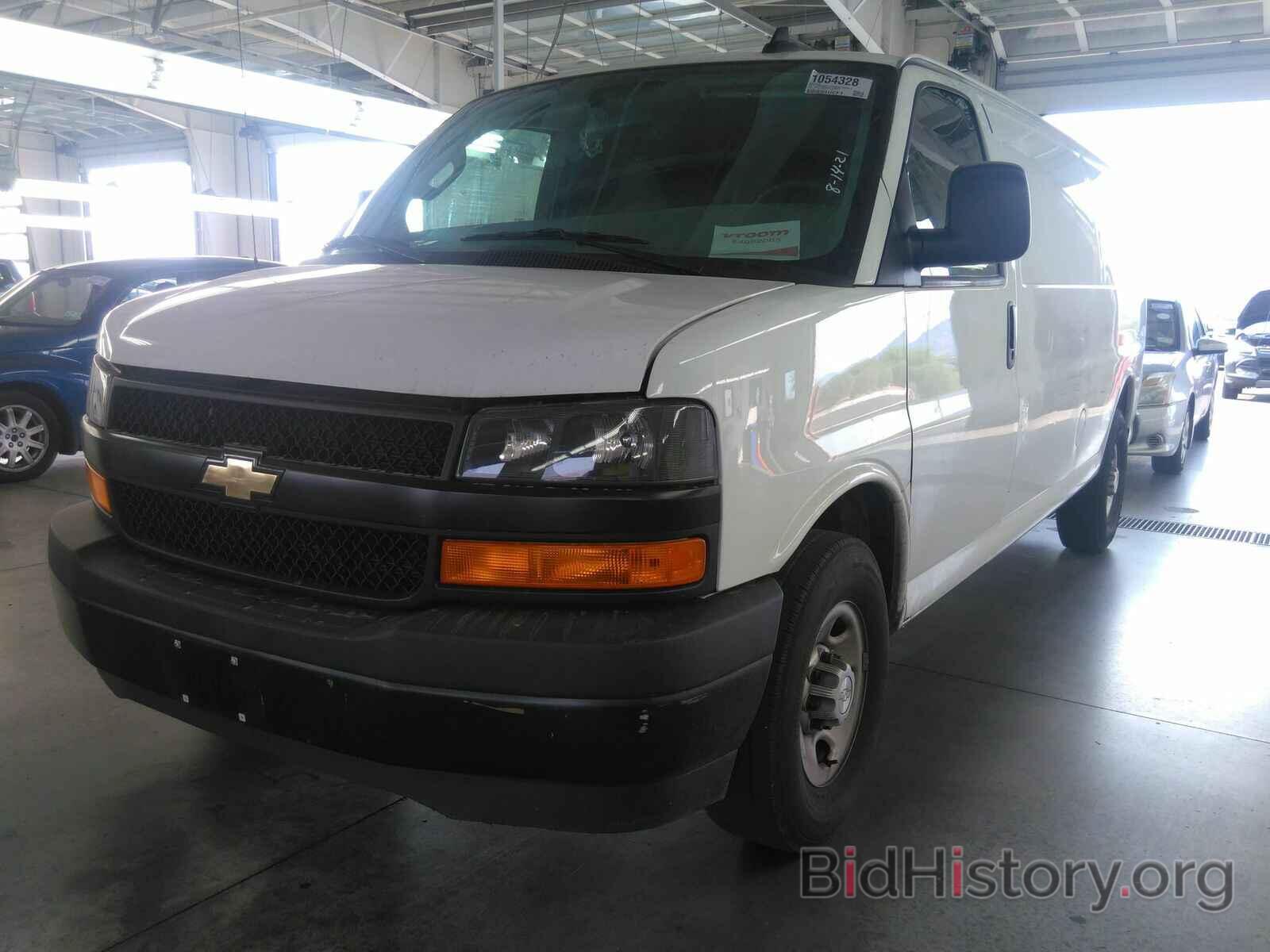 Фотография 1GCWGBFG9J1168012 - Chevrolet Express Cargo Van 2018