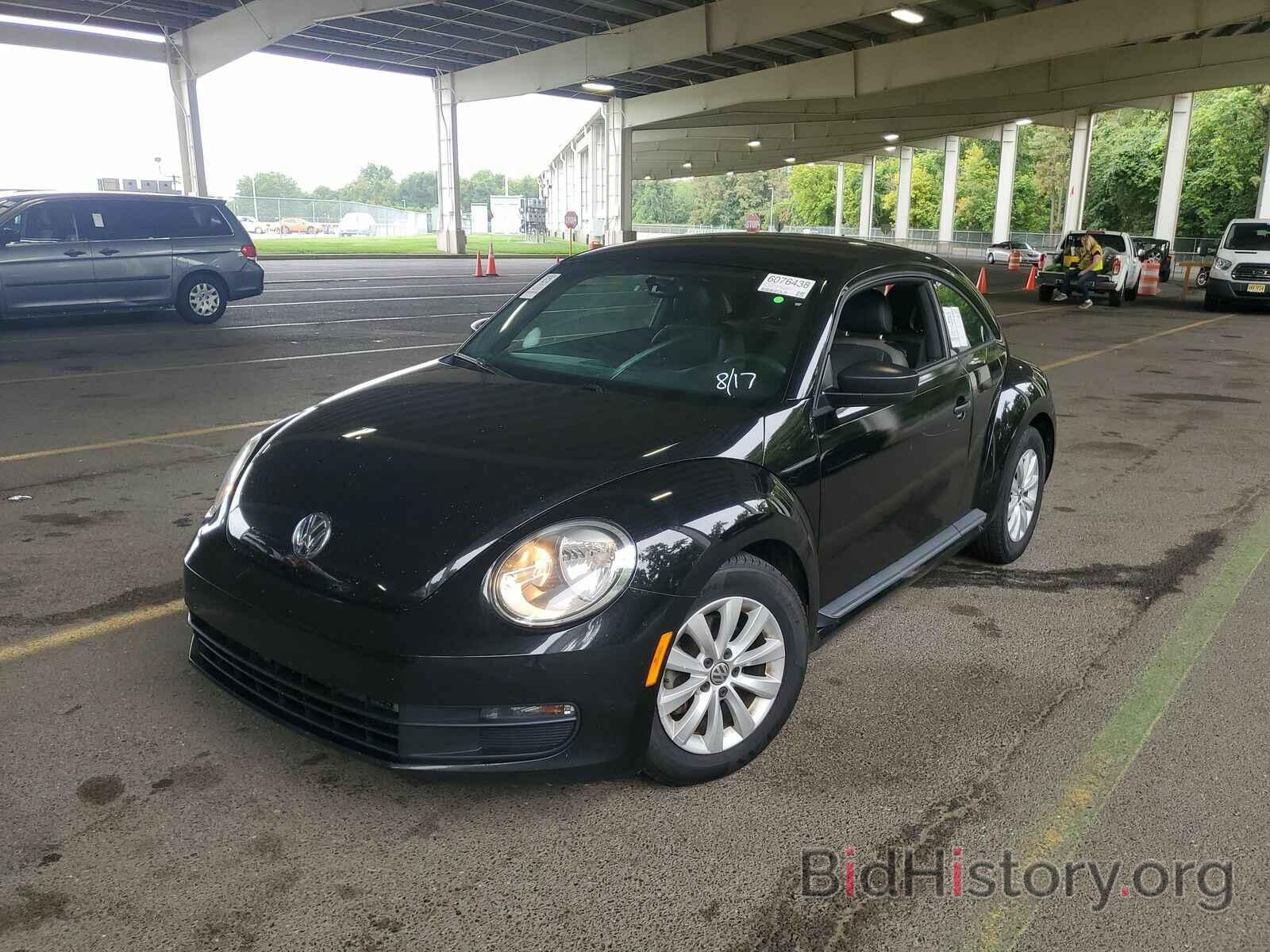 Photo 3VWF17AT7FM655283 - Volkswagen Beetle Coupe 2015