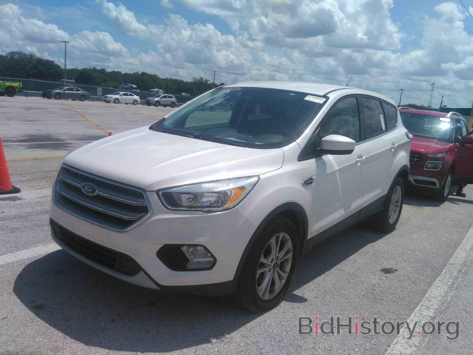 Photo 1FMCU0GD9HUB49372 - Ford Escape 2017