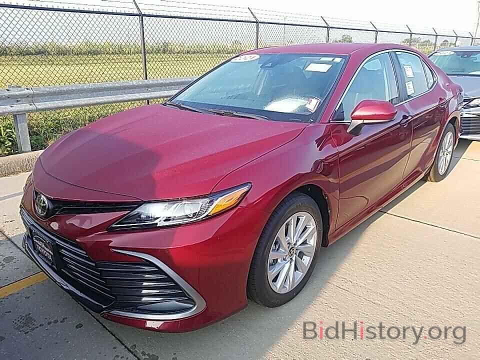 Photo 4T1C11BK1MU045487 - Toyota Camry LE 2021