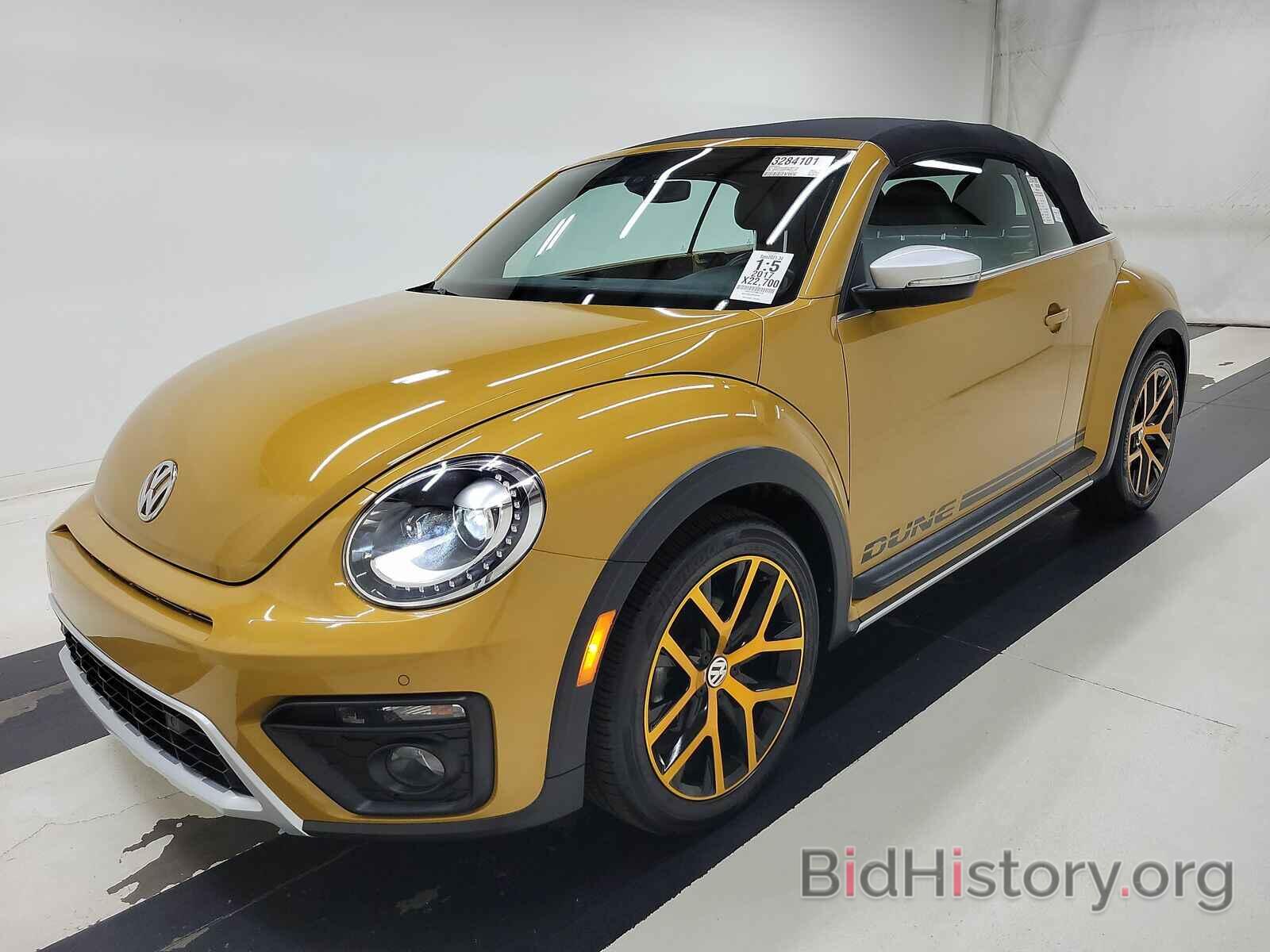 Photo 3VWT17AT2HM811140 - Volkswagen Beetle Convertible 2017