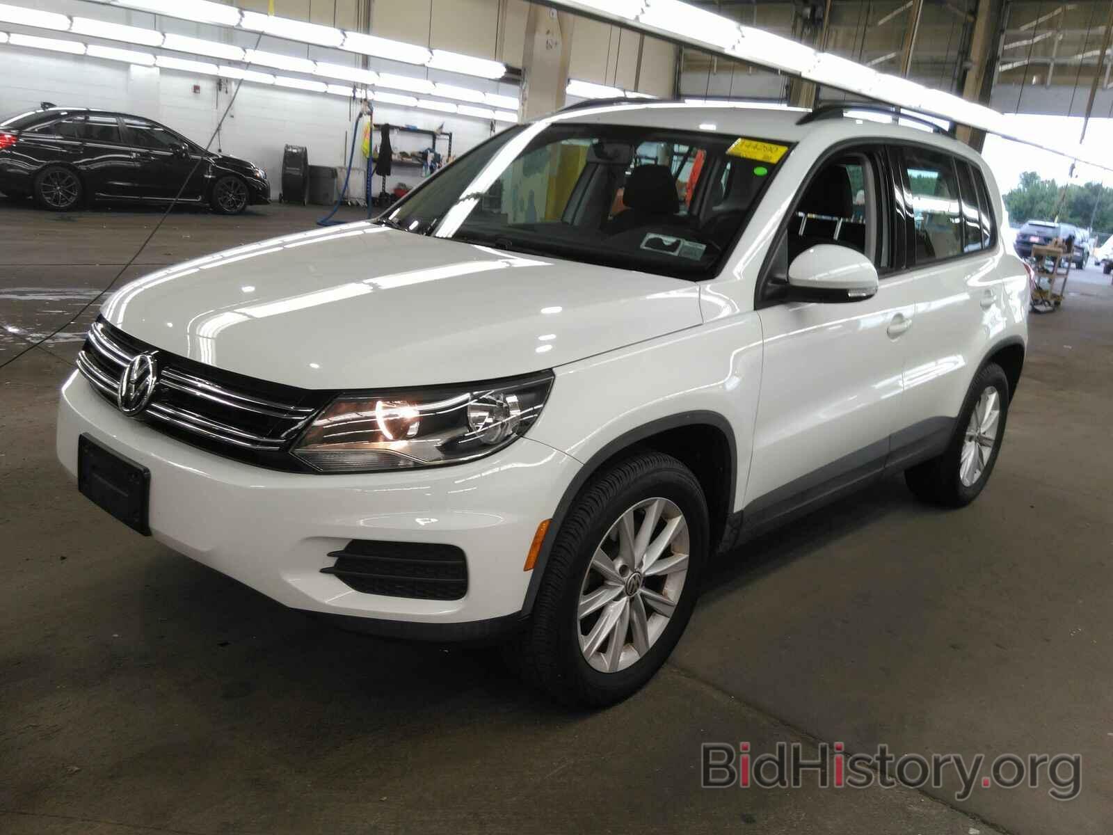 Фотография WVGBV7AX4JK000373 - Volkswagen Tiguan Limited 2018