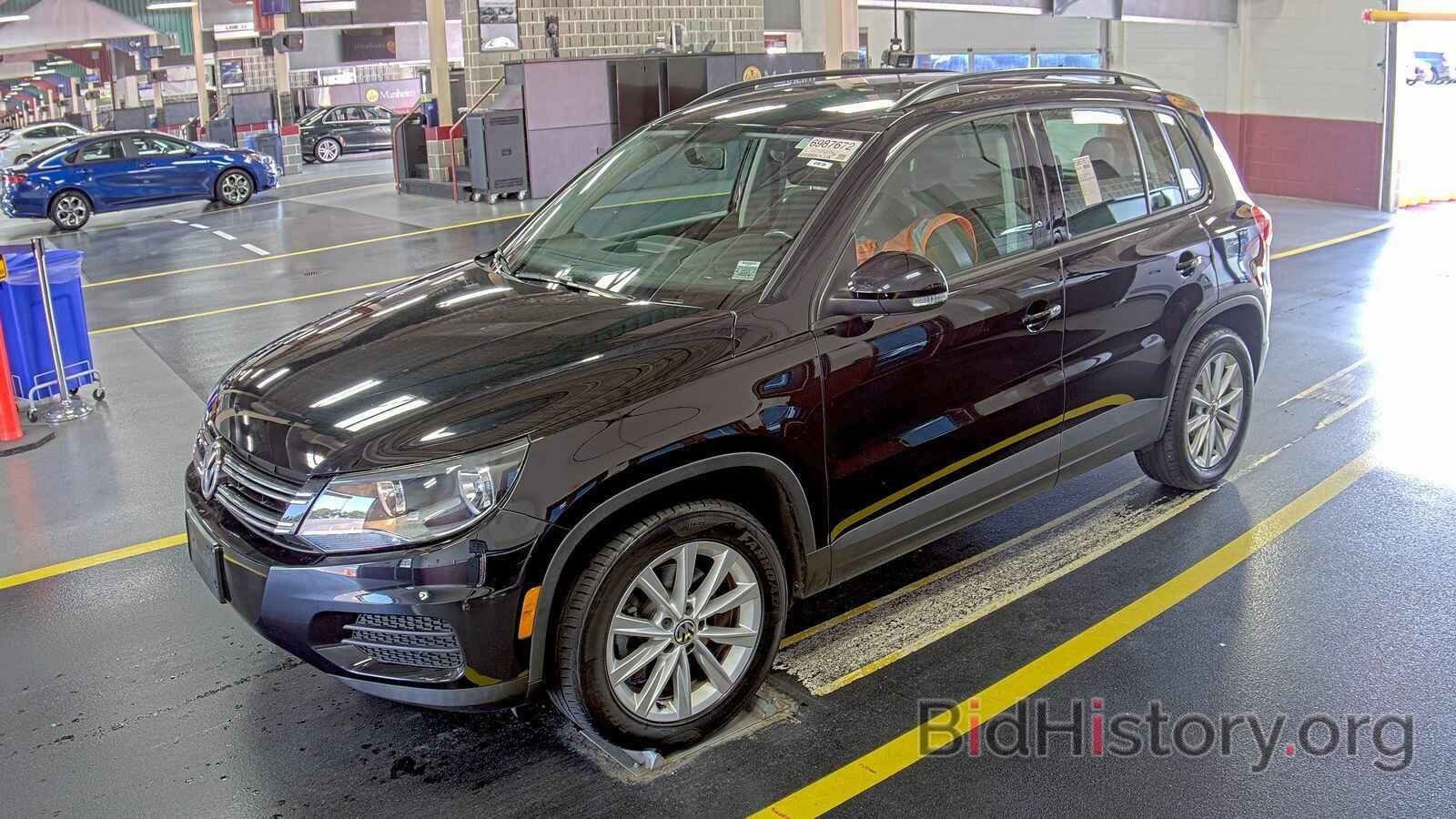 Photo WVGBV7AX8HK054074 - Volkswagen Tiguan Limited 2017