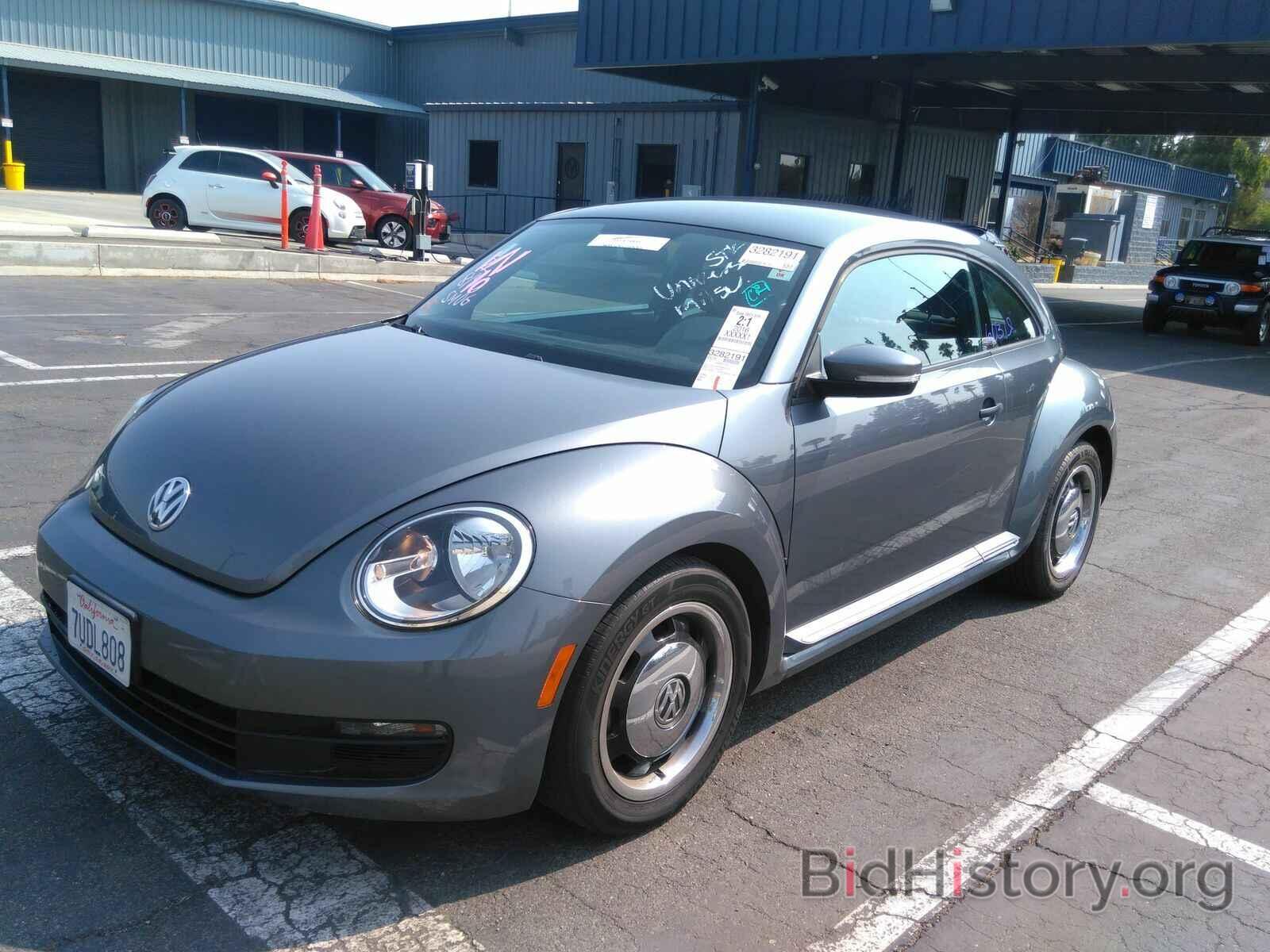 Photo 3VWF17AT8GM636789 - Volkswagen Beetle Coupe 2016