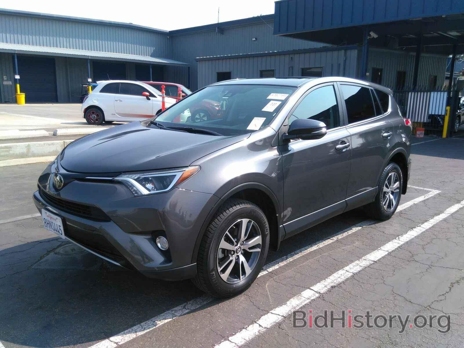 Photo 2T3WFREV7JW518797 - Toyota RAV4 2018