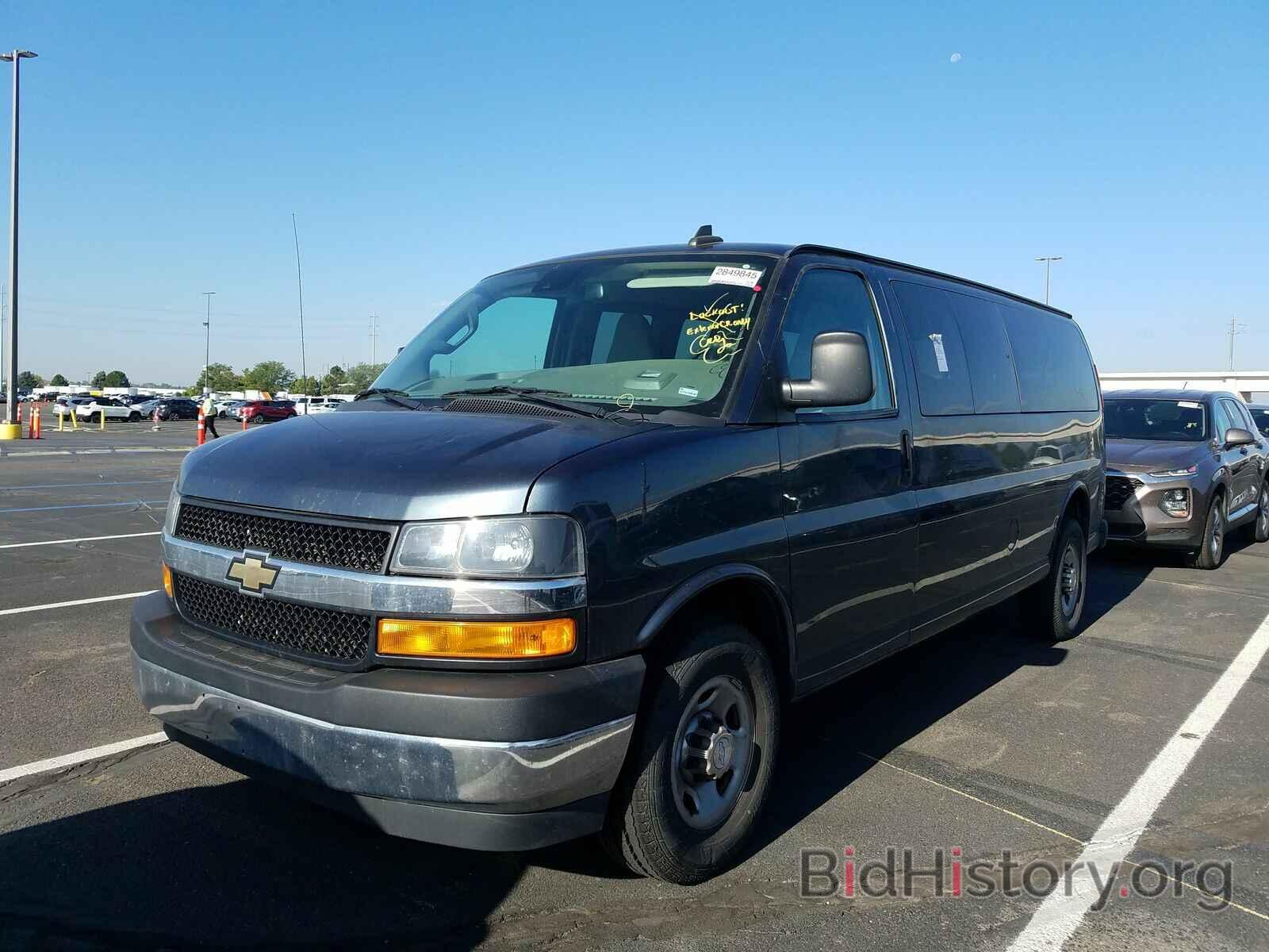 Photo 1GAZGPFGXK1180979 - Chevrolet Express Passenger 2019