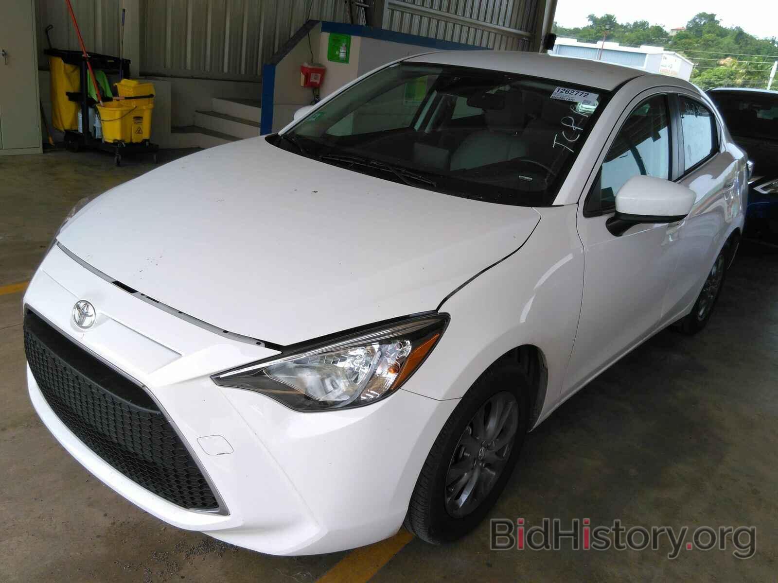 Photo 3MYDLBYVXLY718834 - Toyota Yaris Sedan 2020