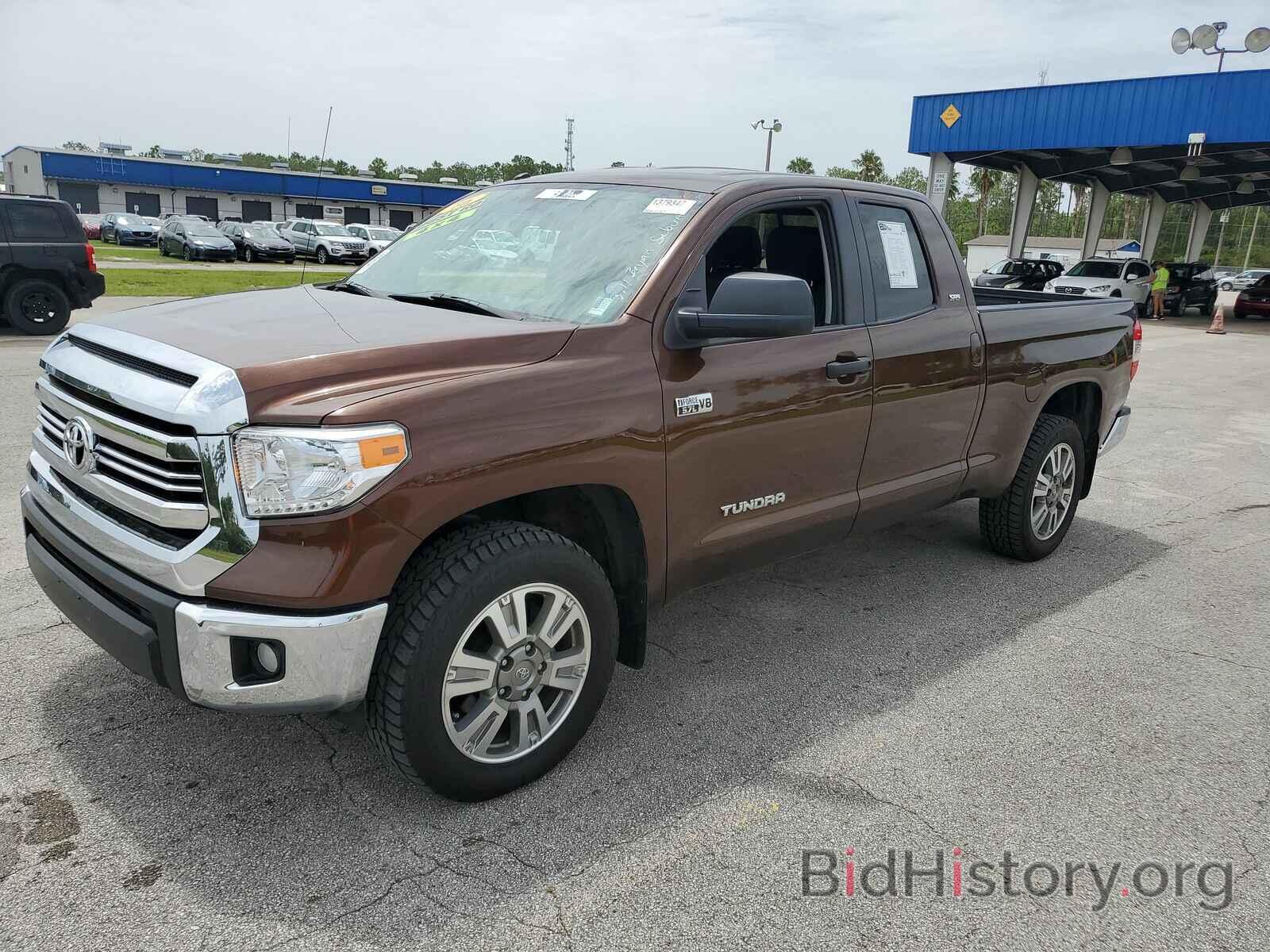 Photo 5TFUY5F17GX511083 - Toyota Tundra 4WD Truck 2016