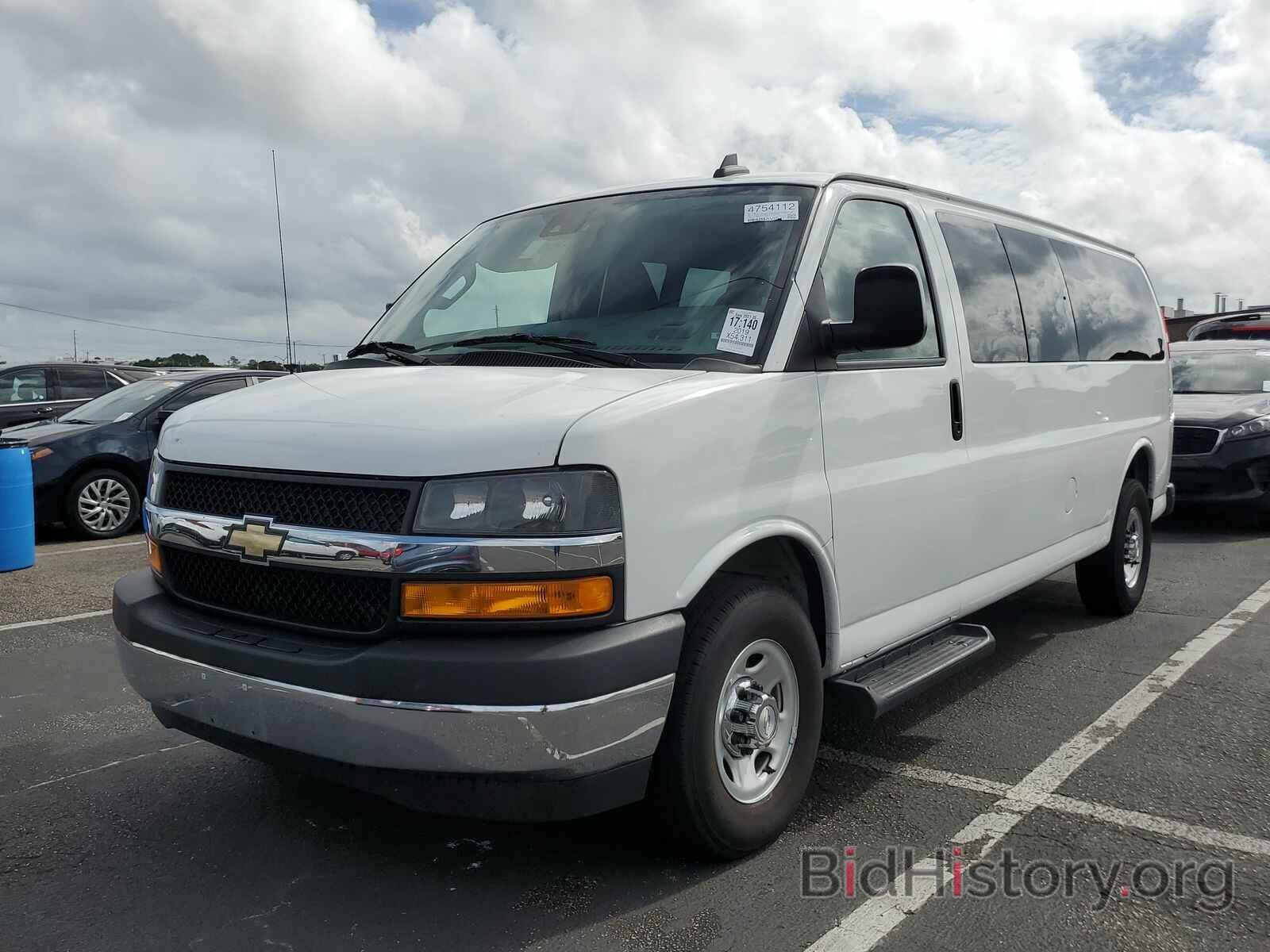 Photo 1GAZGPFG5K1215010 - Chevrolet Express Passenger 2019