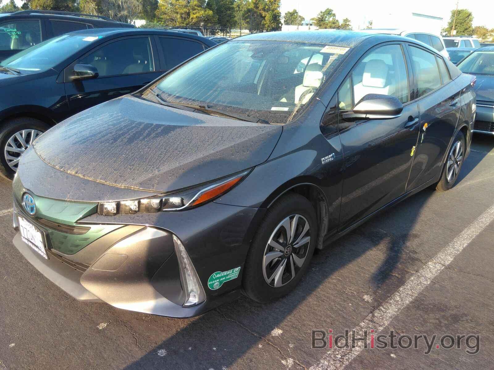 Фотография JTDKARFP3H3038900 - Toyota Prius Prime 2017