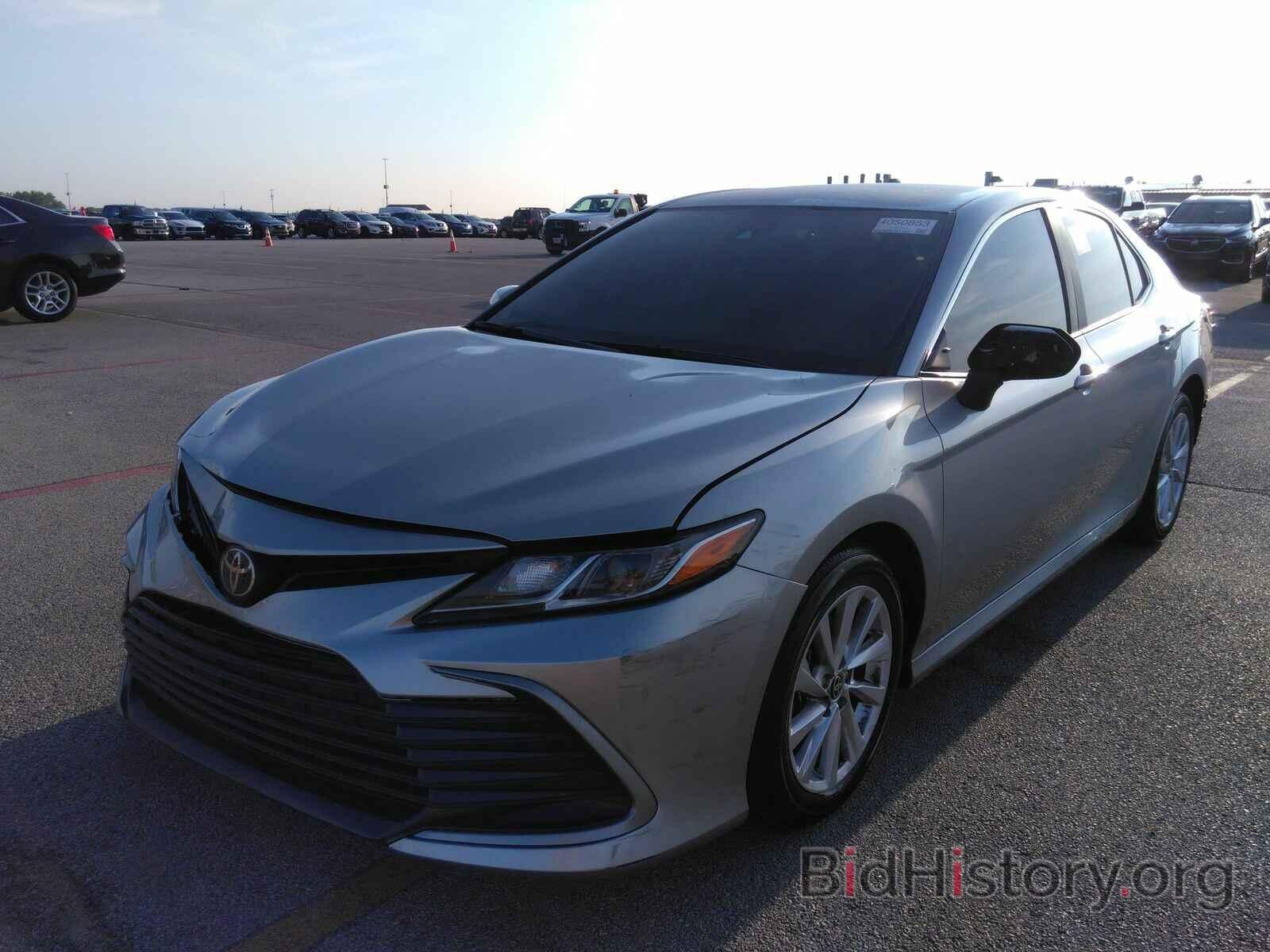 Photo 4T1C11AK2MU548785 - Toyota Camry LE 2021