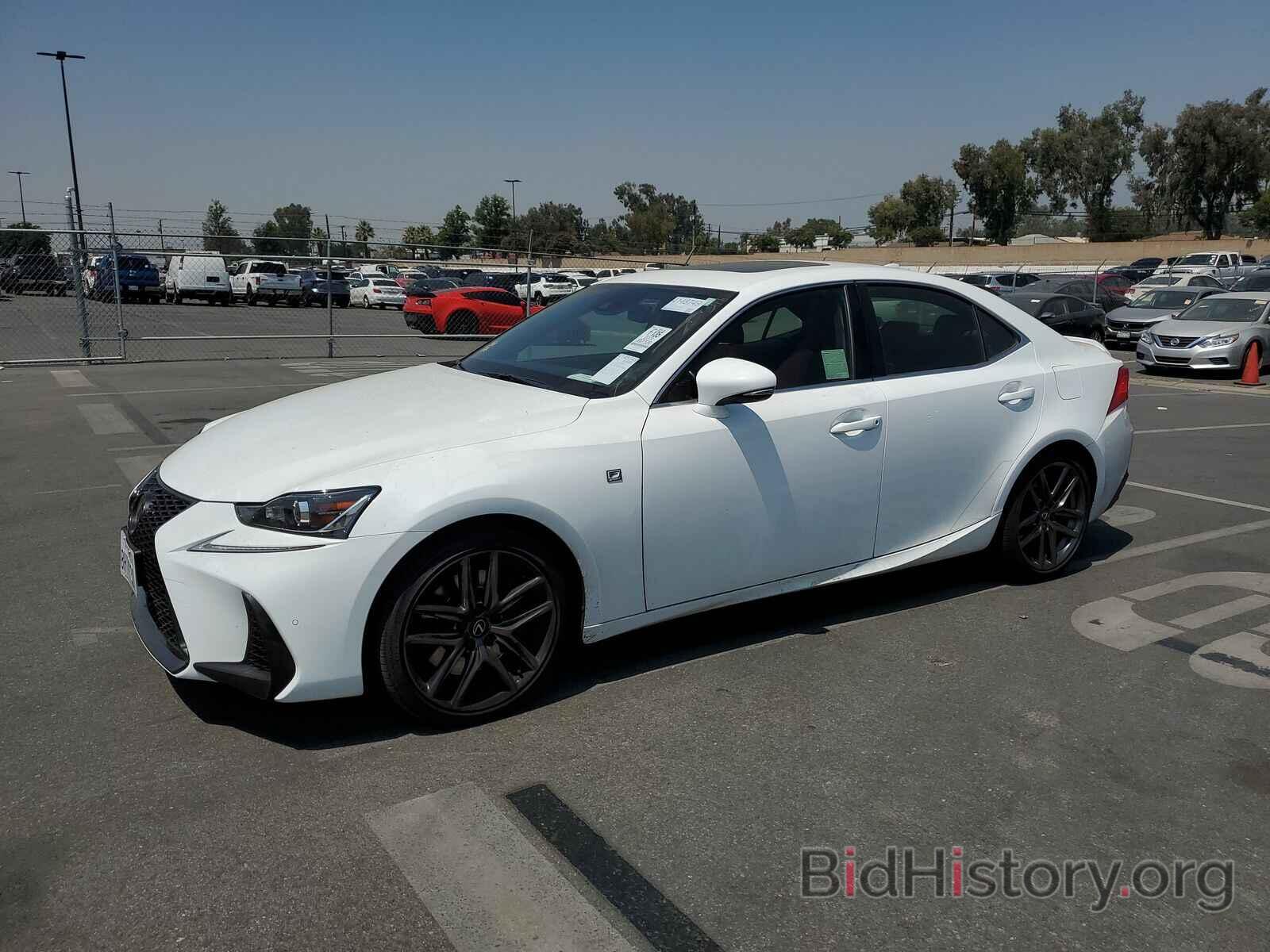 Photo JTHBZ1D29K5034006 - Lexus IS IS 2019