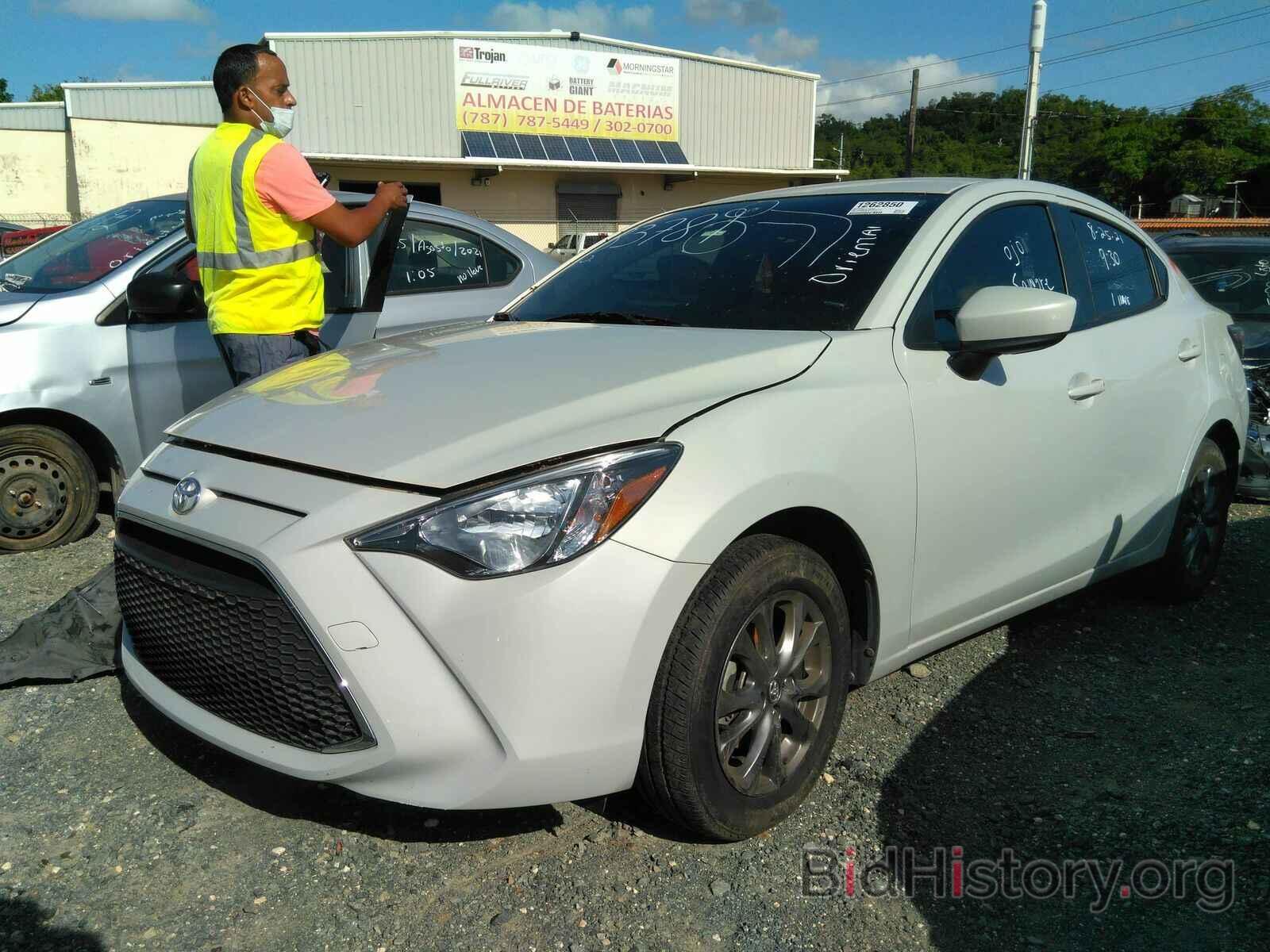 Photo 3MYDLBYV6LY710729 - Toyota Yaris Sedan 2020