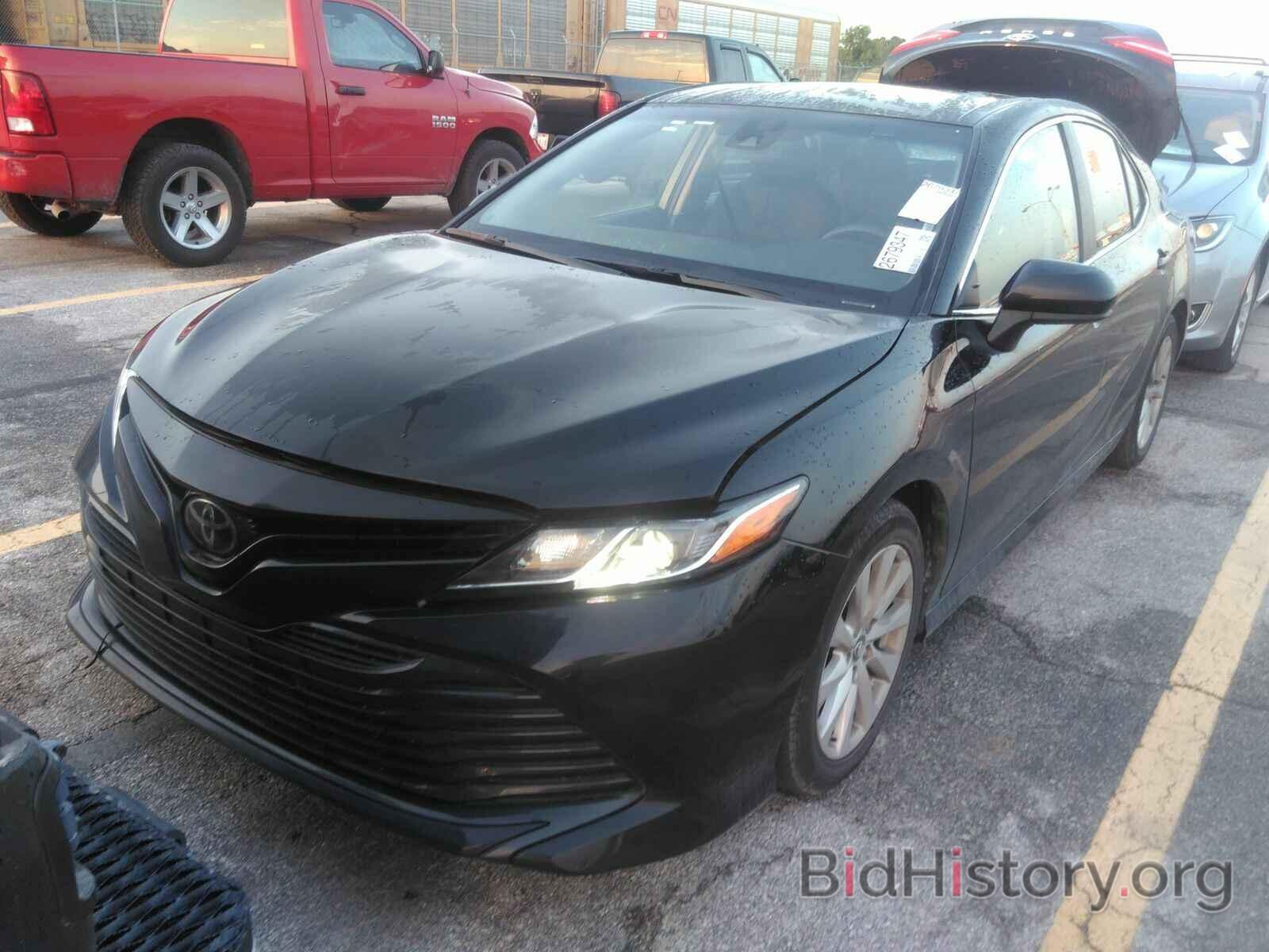 Photo 4T1B11HK6KU216900 - Toyota Camry LE 2019