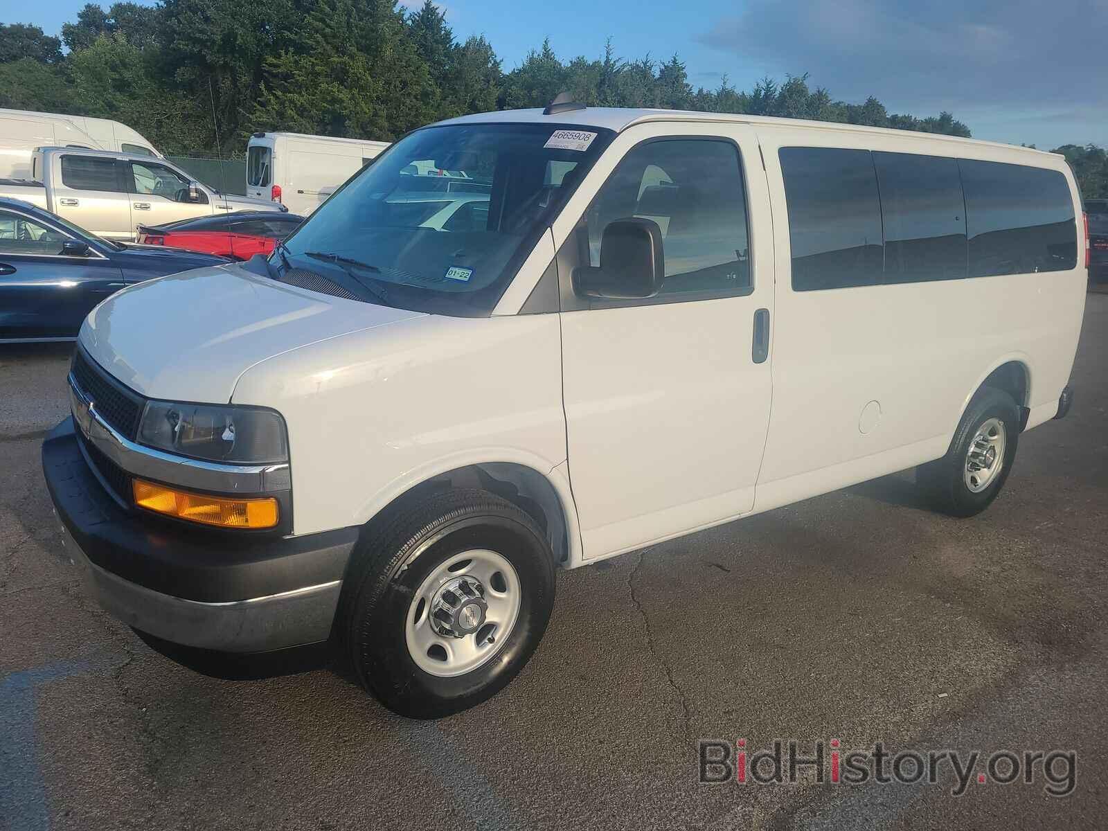 Photo 1GAWGFFP2L1189741 - Chevrolet Express Passenger 2020