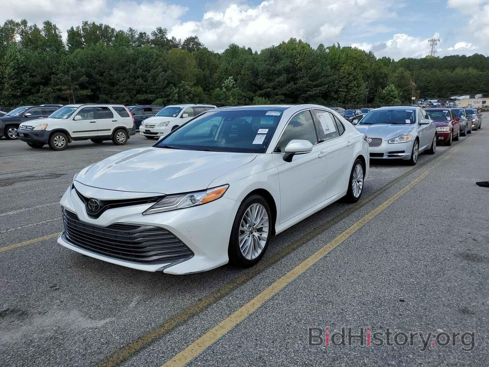 Photo 4T1B11HK1JU051059 - Toyota Camry 2018