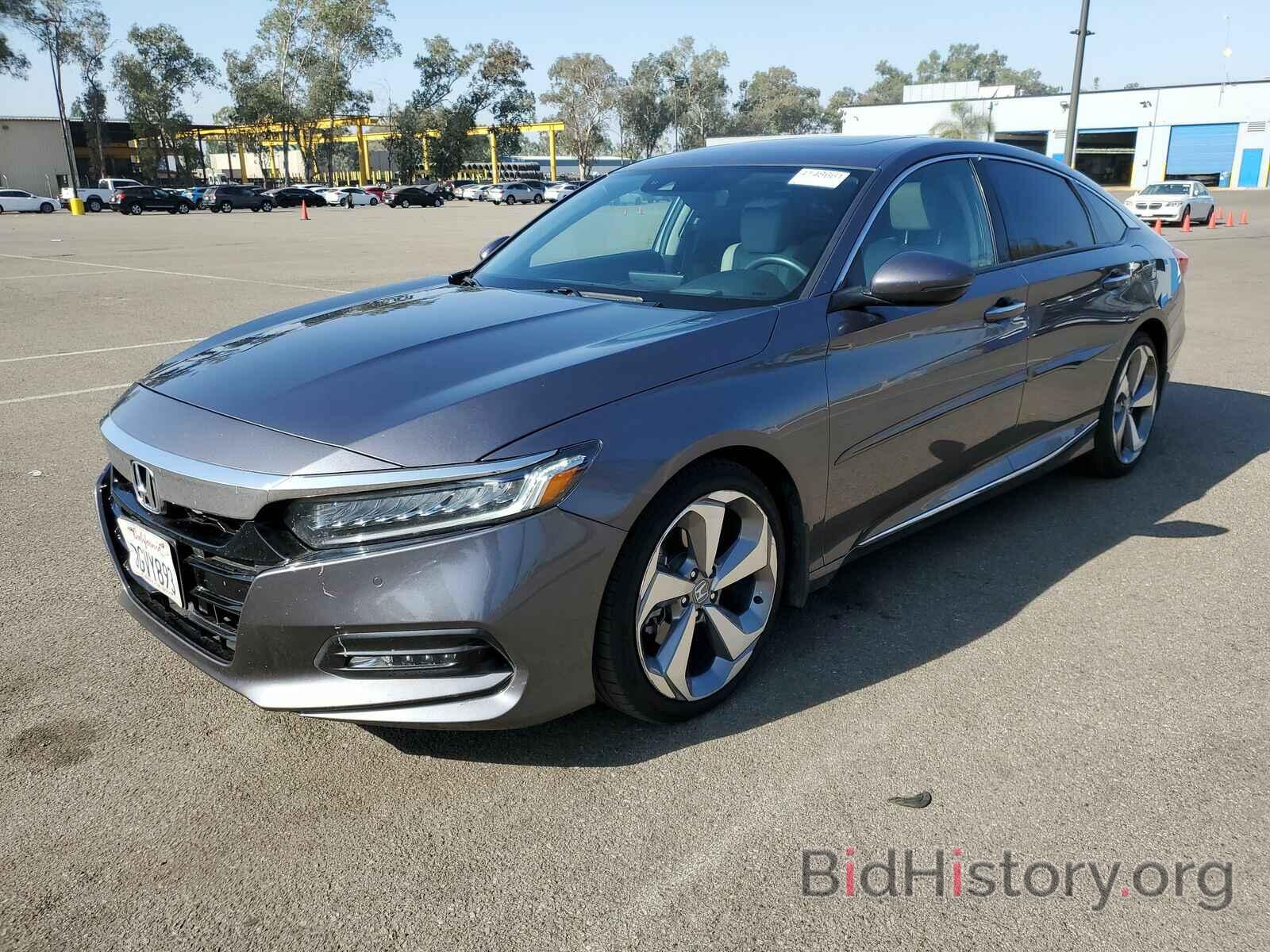 Photo 1HGCV2F9XJA021211 - Honda Accord Sedan 2018