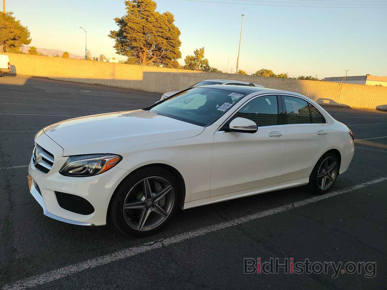 Photo 55SWF4JB1HU179922 - Mercedes-Benz C-Class 2017