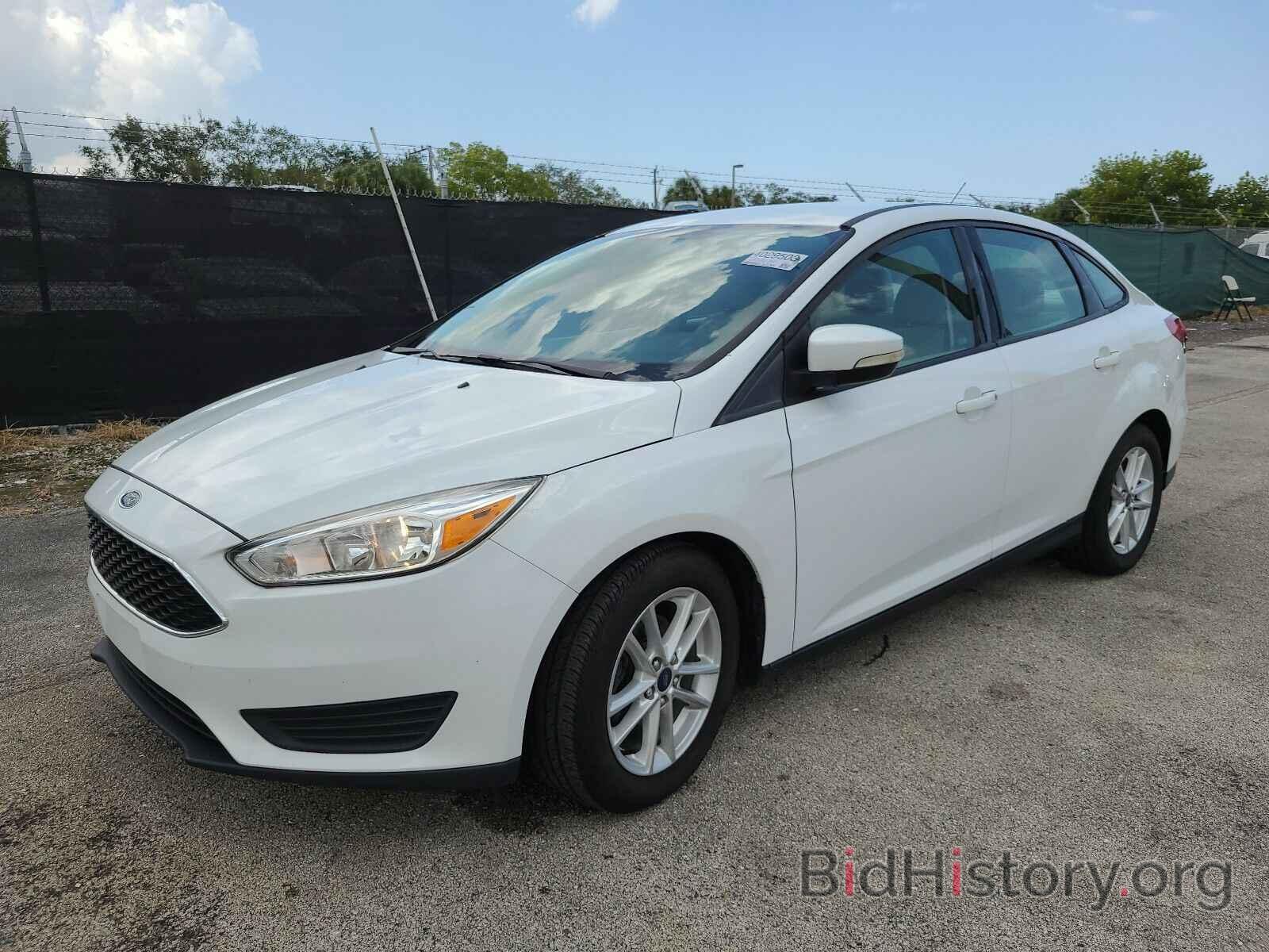 Фотография 1FADP3F28HL215388 - Ford Focus SE 2017