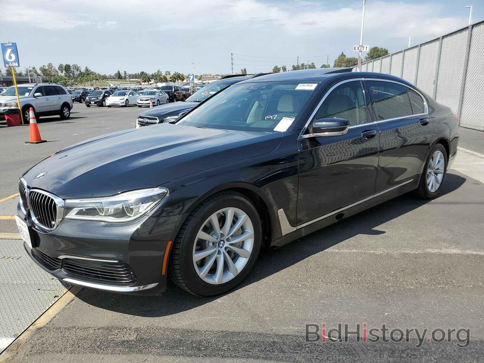 Фотография WBA7F0C54GGL99871 - BMW 7 Series 2016