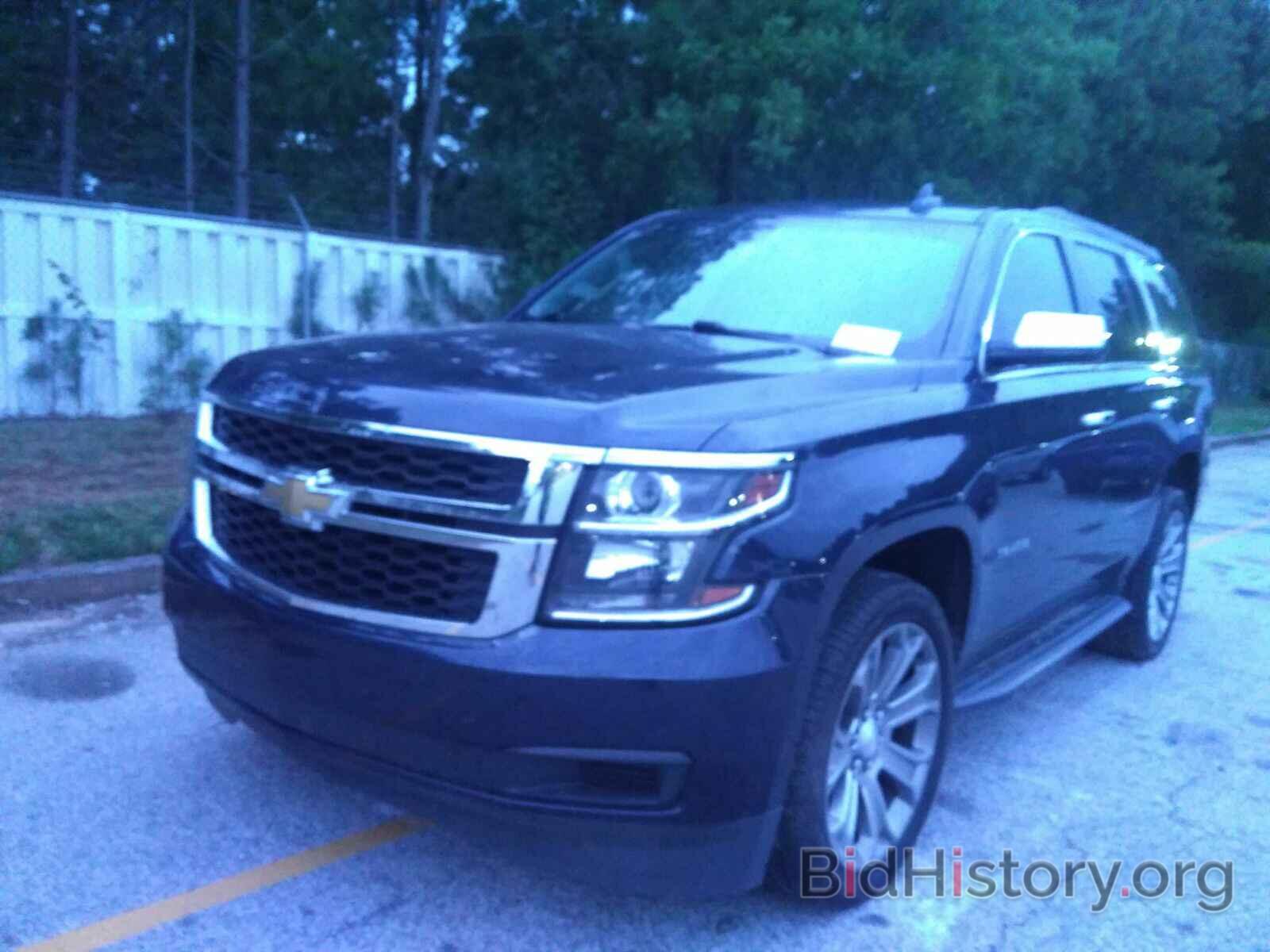 Photo 1GNSCBKC2HR307980 - Chevrolet Tahoe 2017