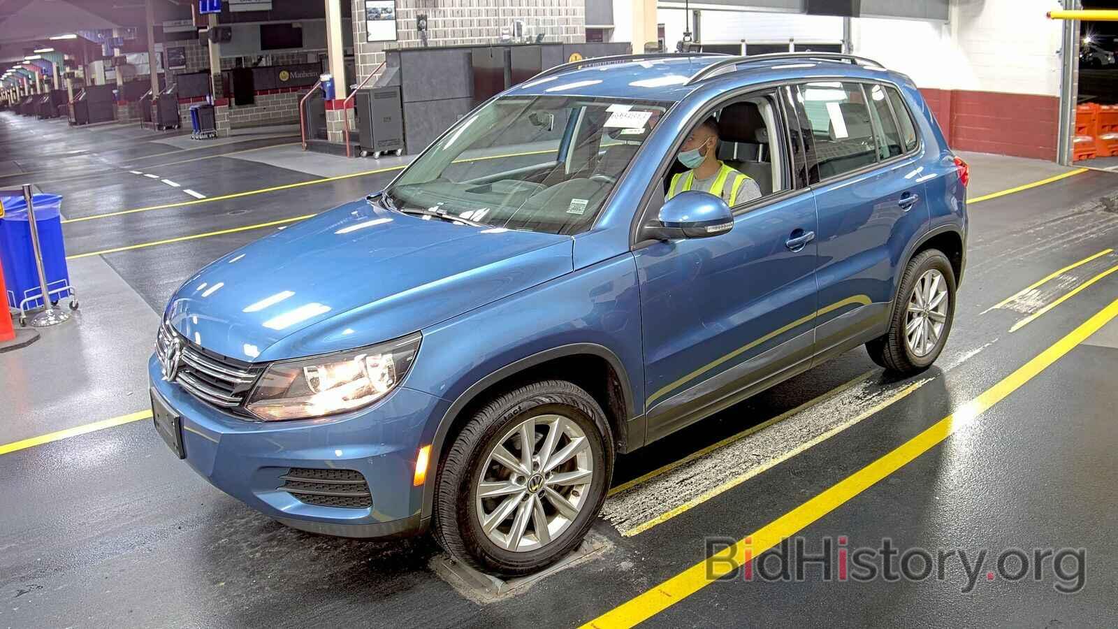 Фотография WVGBV7AX8JK000246 - Volkswagen Tiguan Limited 2018