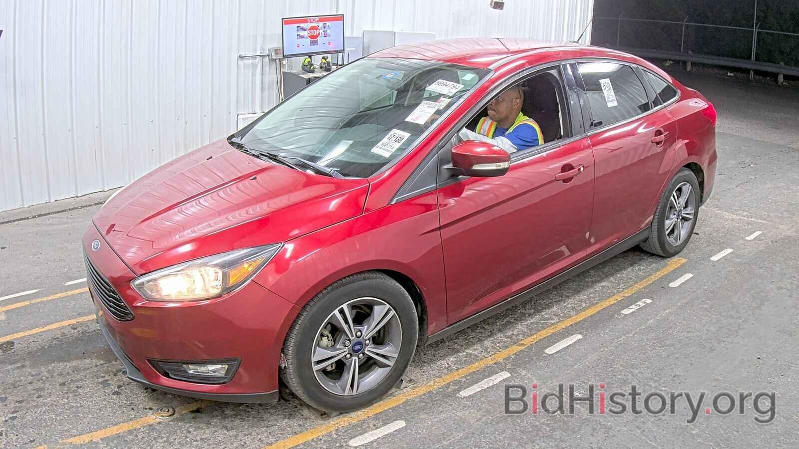 Photo 1FADP3FE5HL257558 - Ford Focus SE 2017