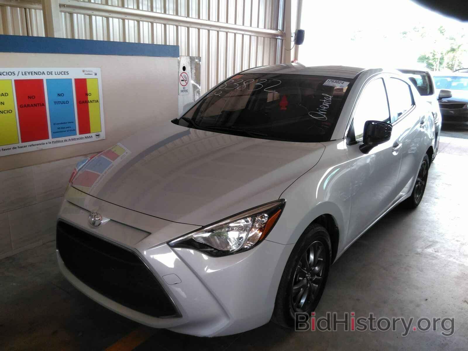 Photo 3MYDLBYV6LY704221 - Toyota Yaris Sedan 2020