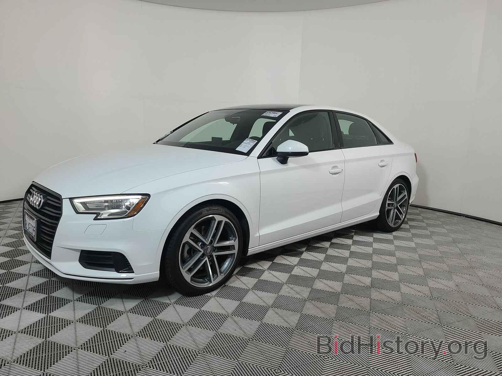 Photo WAUAUGFF4KA112694 - Audi A3 Sedan 2019