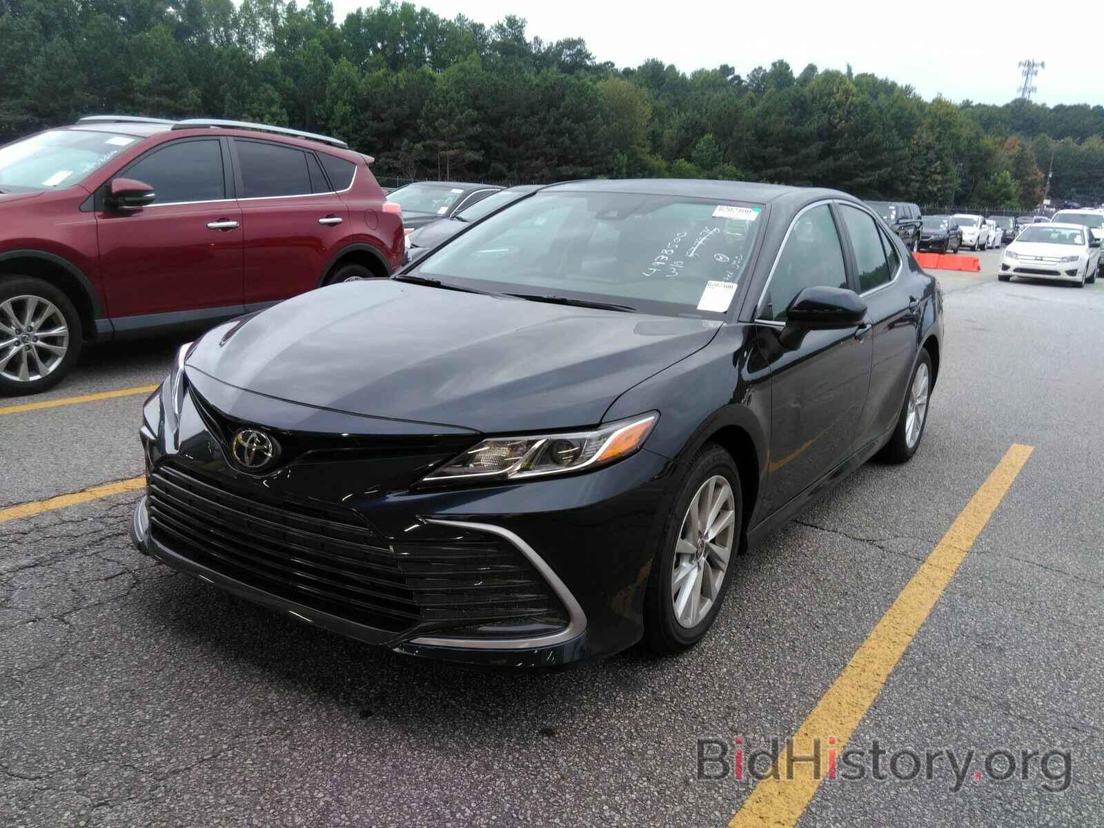 Photo 4T1C11AK1MU597976 - Toyota Camry LE 2021