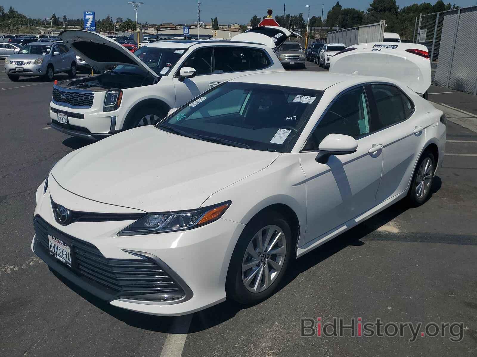 Photo 4T1C11AK4MU557472 - Toyota Camry LE 2021